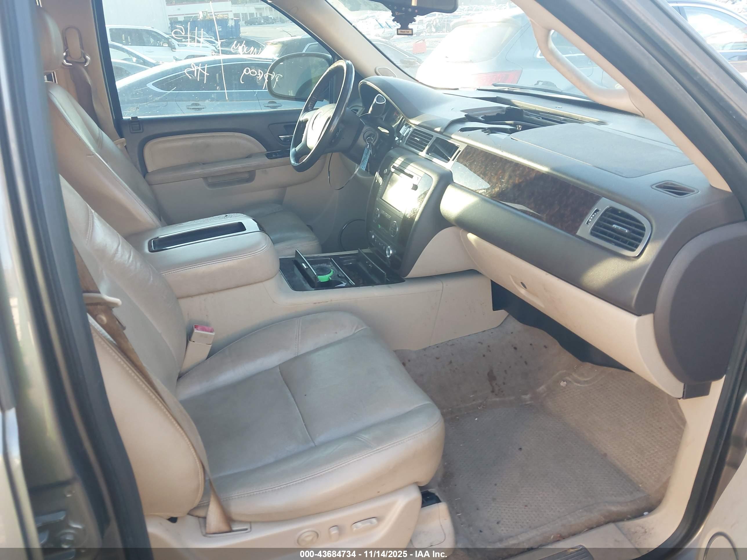 GMC YUKON image 5