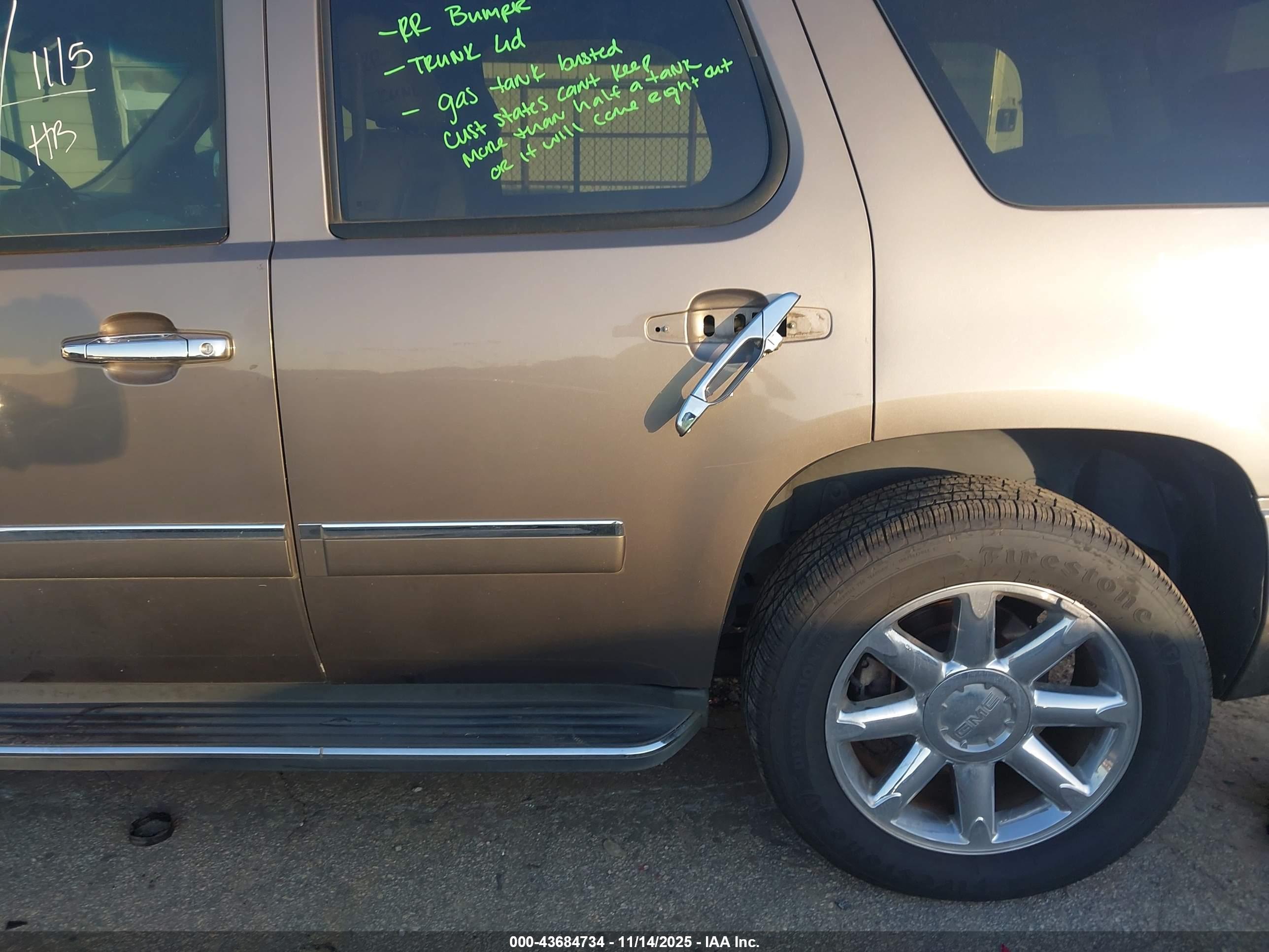 GMC YUKON image 6