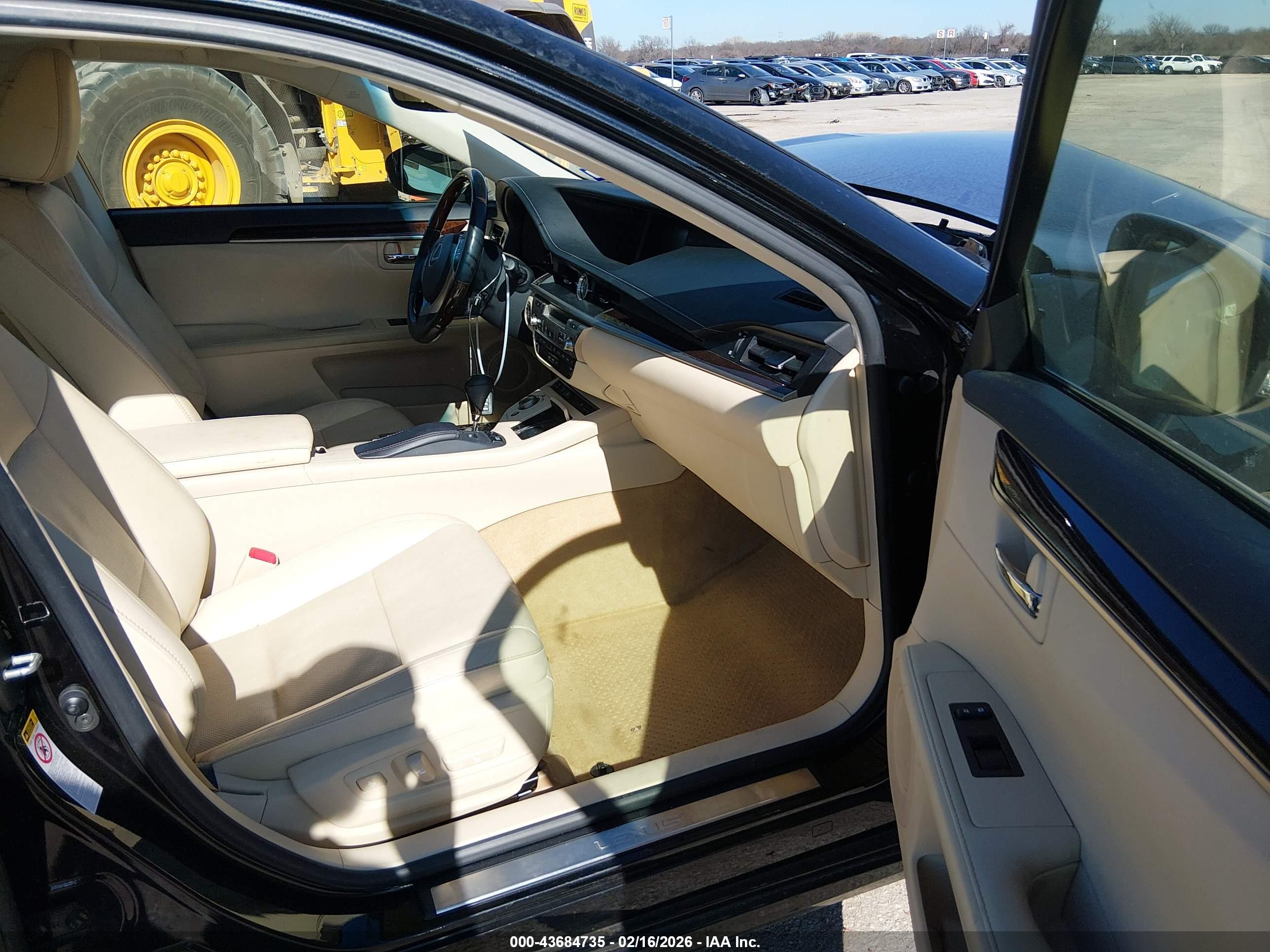 LEXUS ES image 5