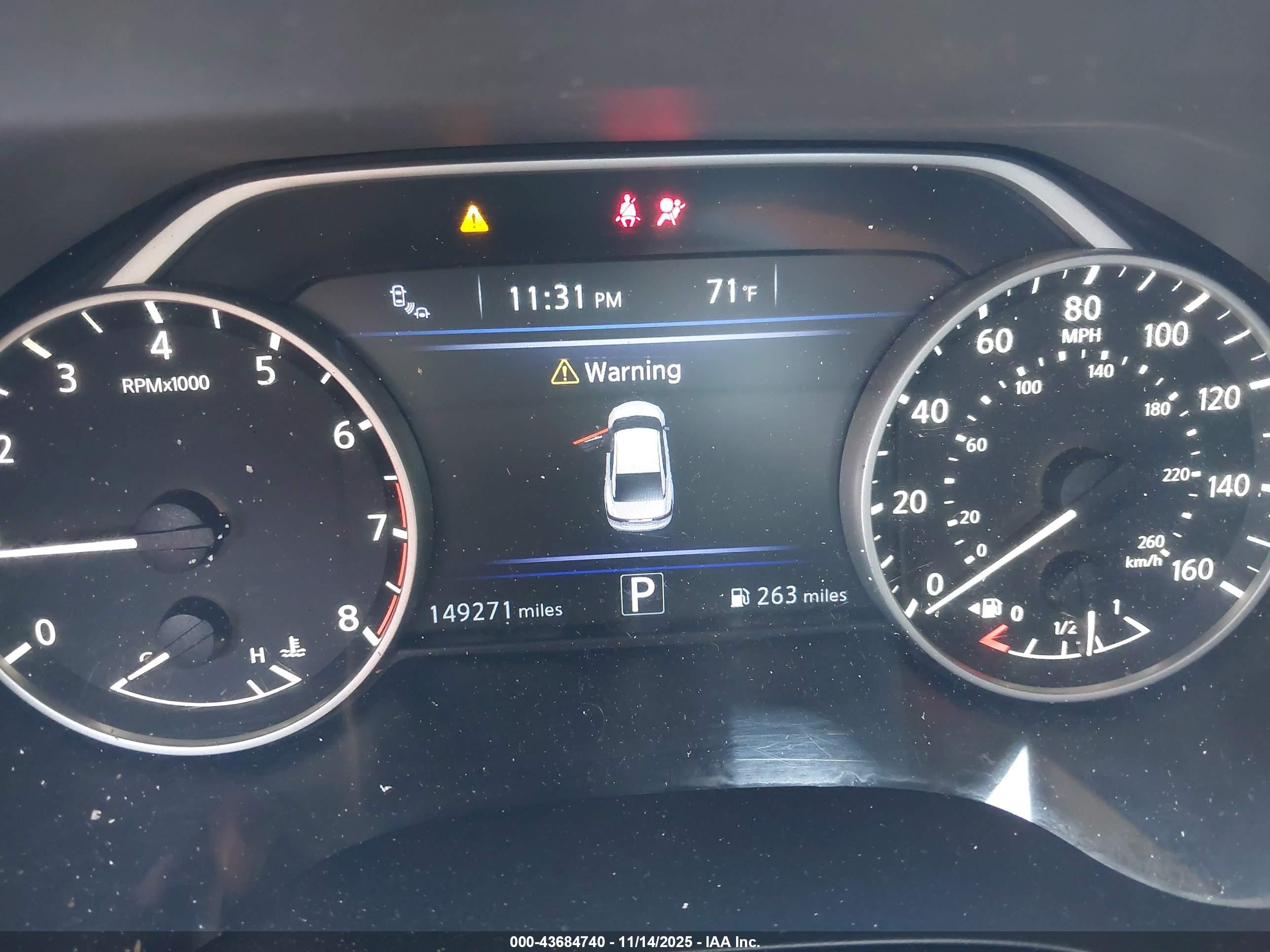 NISSAN MAXIMA image 7