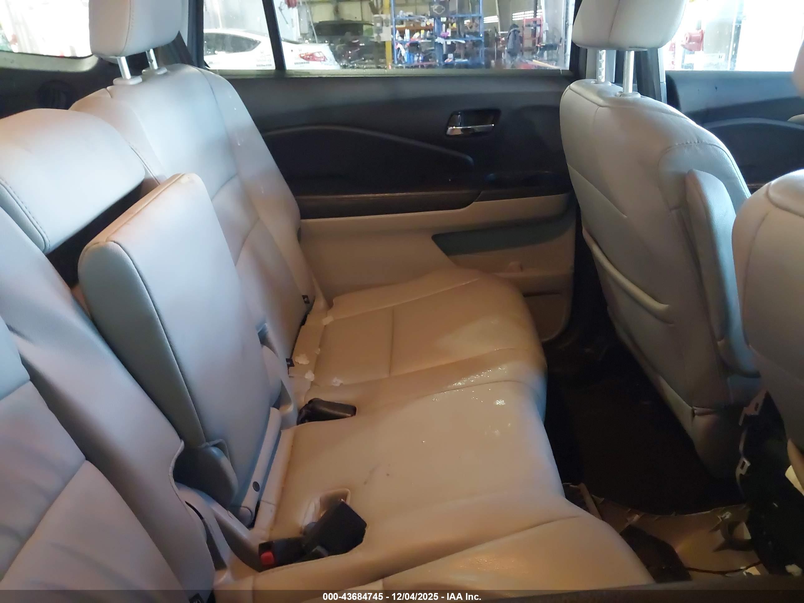 HONDA PILOT image 8