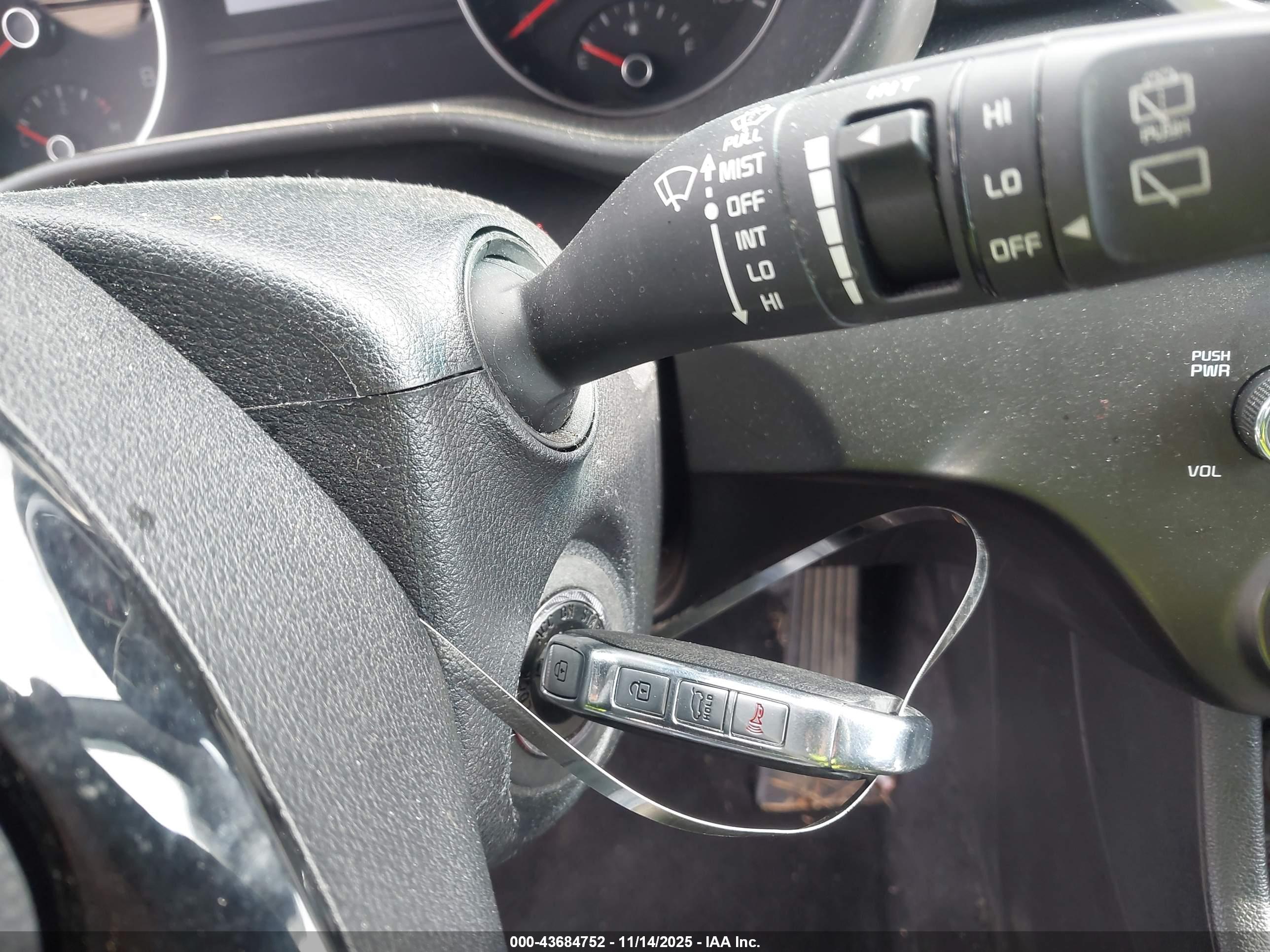 KIA SPORTAGE image 11
