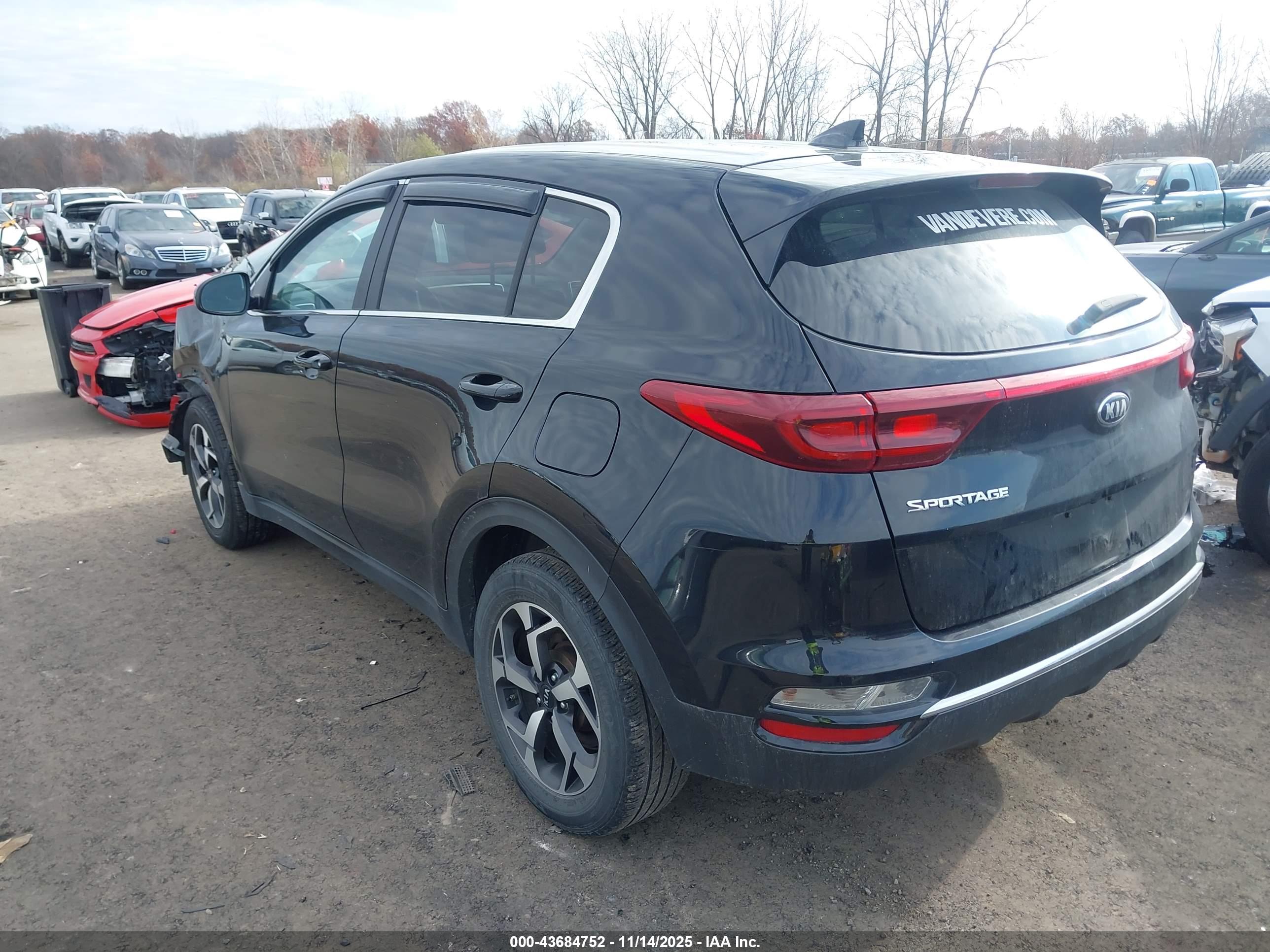 KIA SPORTAGE image 3