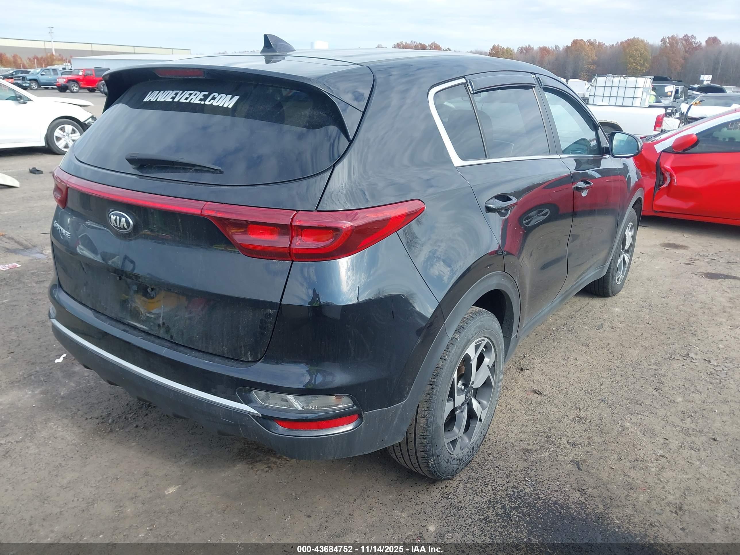 KIA SPORTAGE image 4