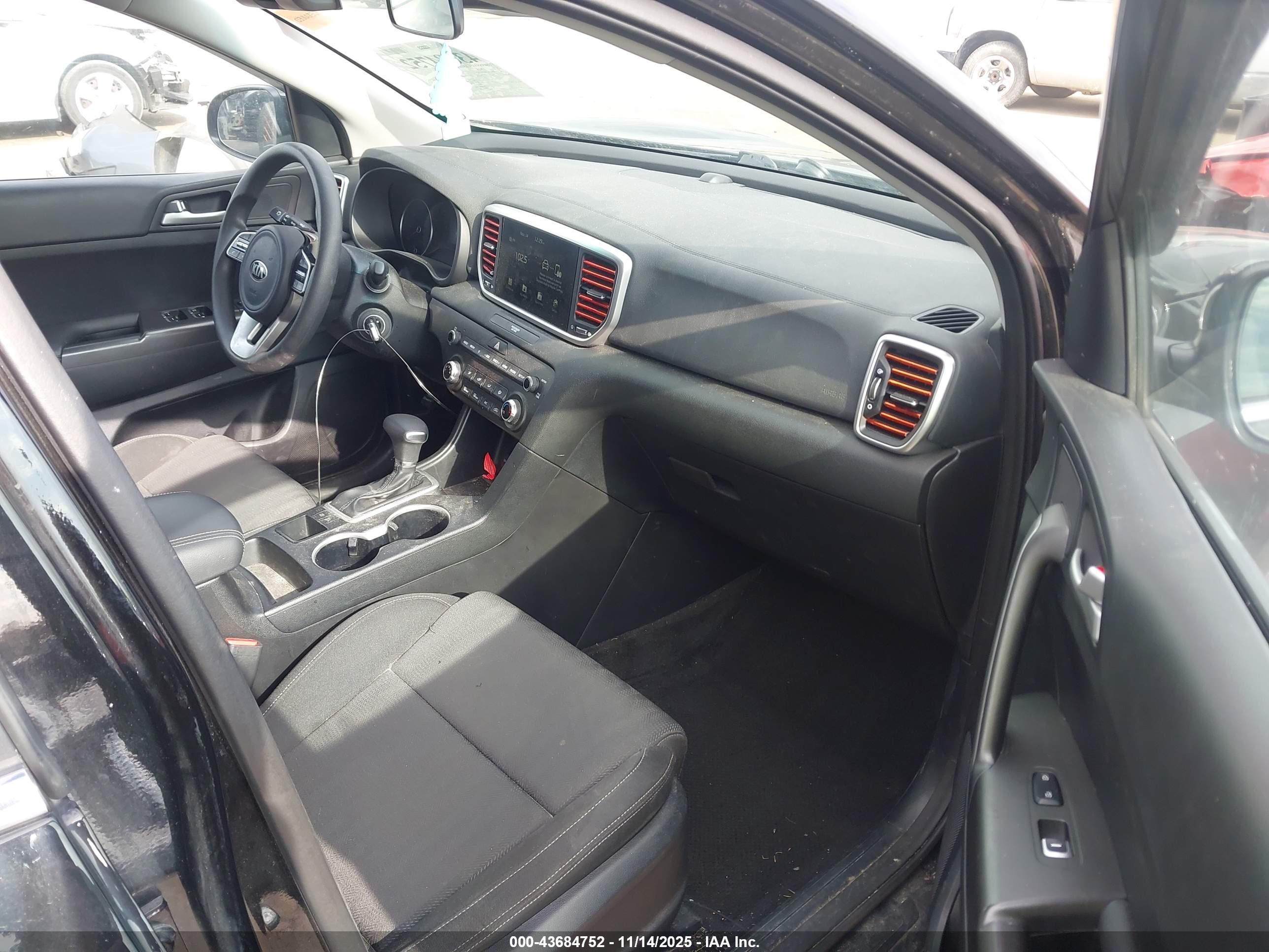 KIA SPORTAGE image 5