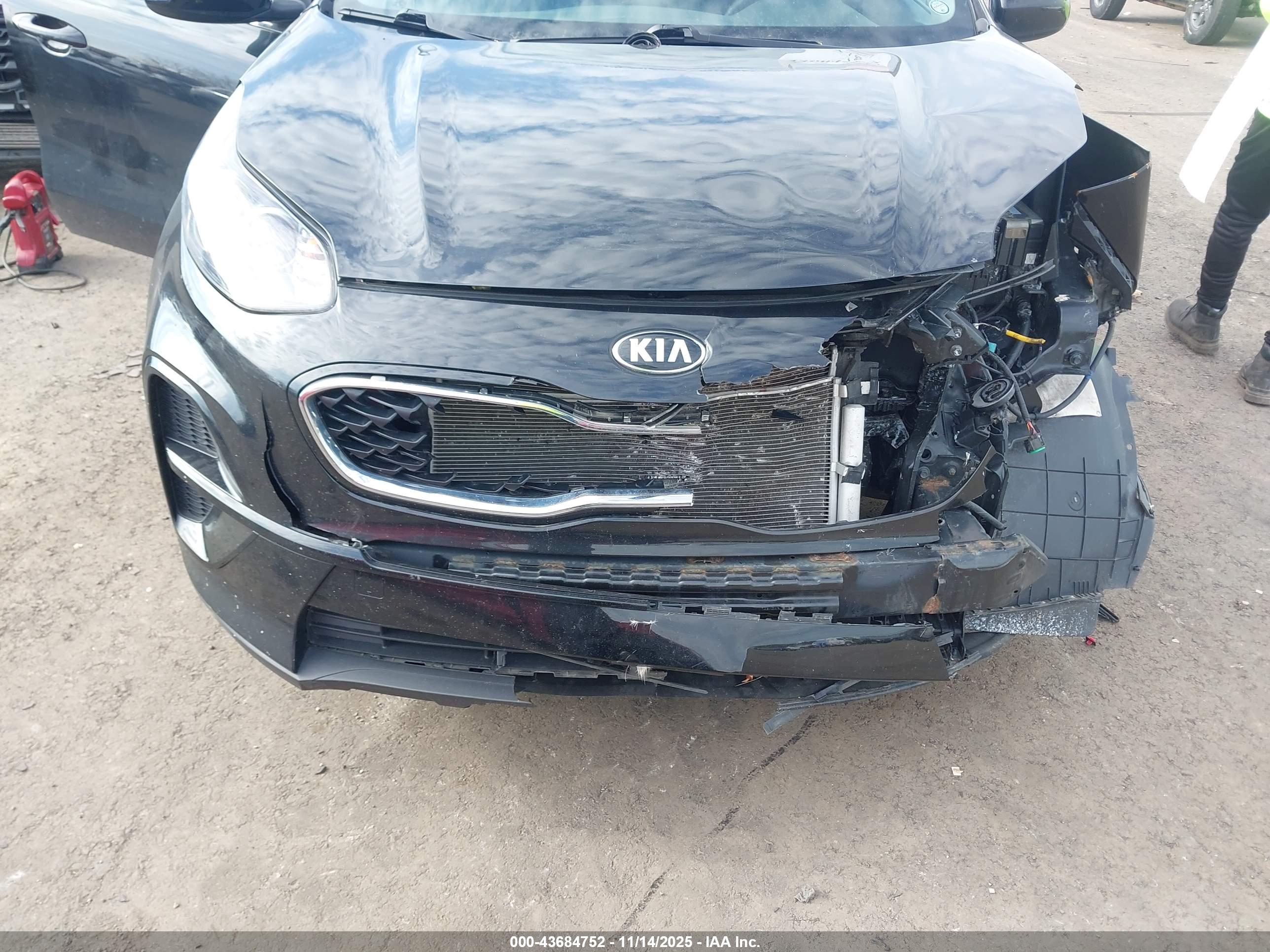 KIA SPORTAGE image 6