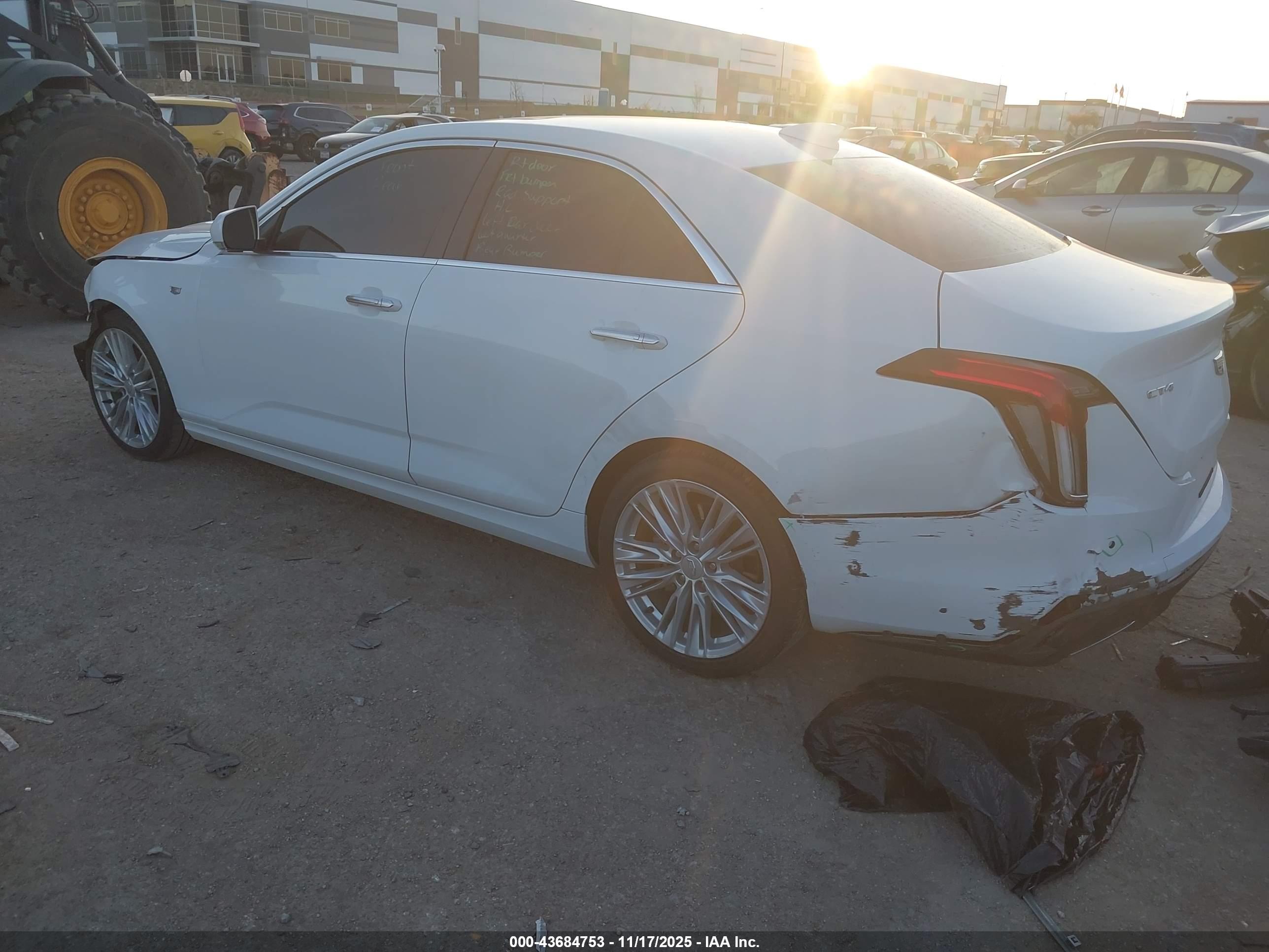 CADILLAC CT4 image 3