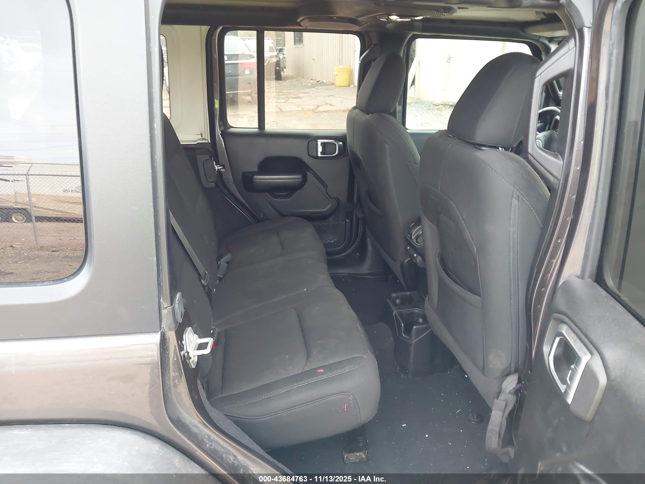 JEEP WRANGLER image 8