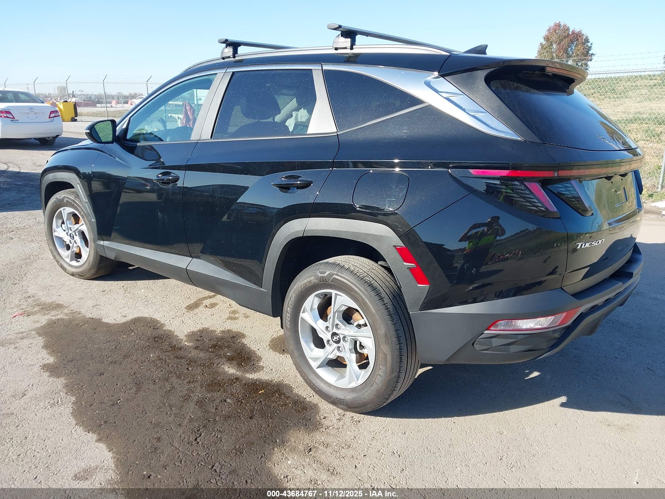 HYUNDAI TUCSON image 3