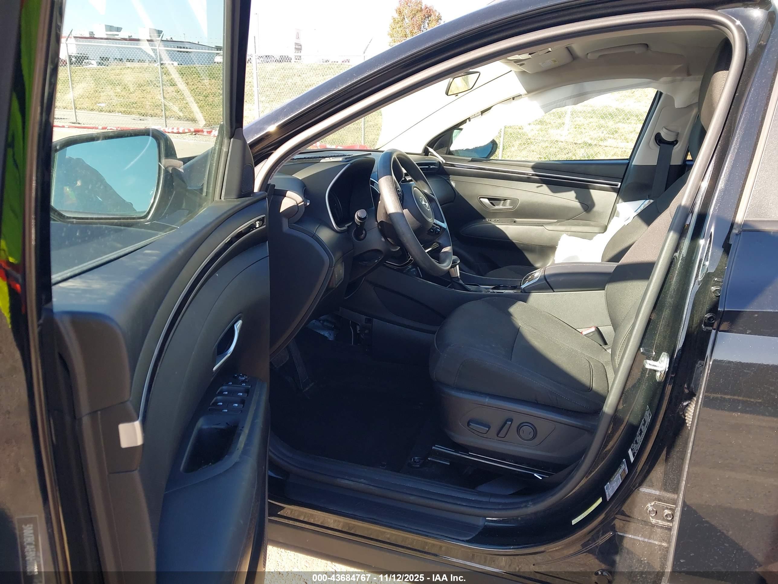 HYUNDAI TUCSON image 5
