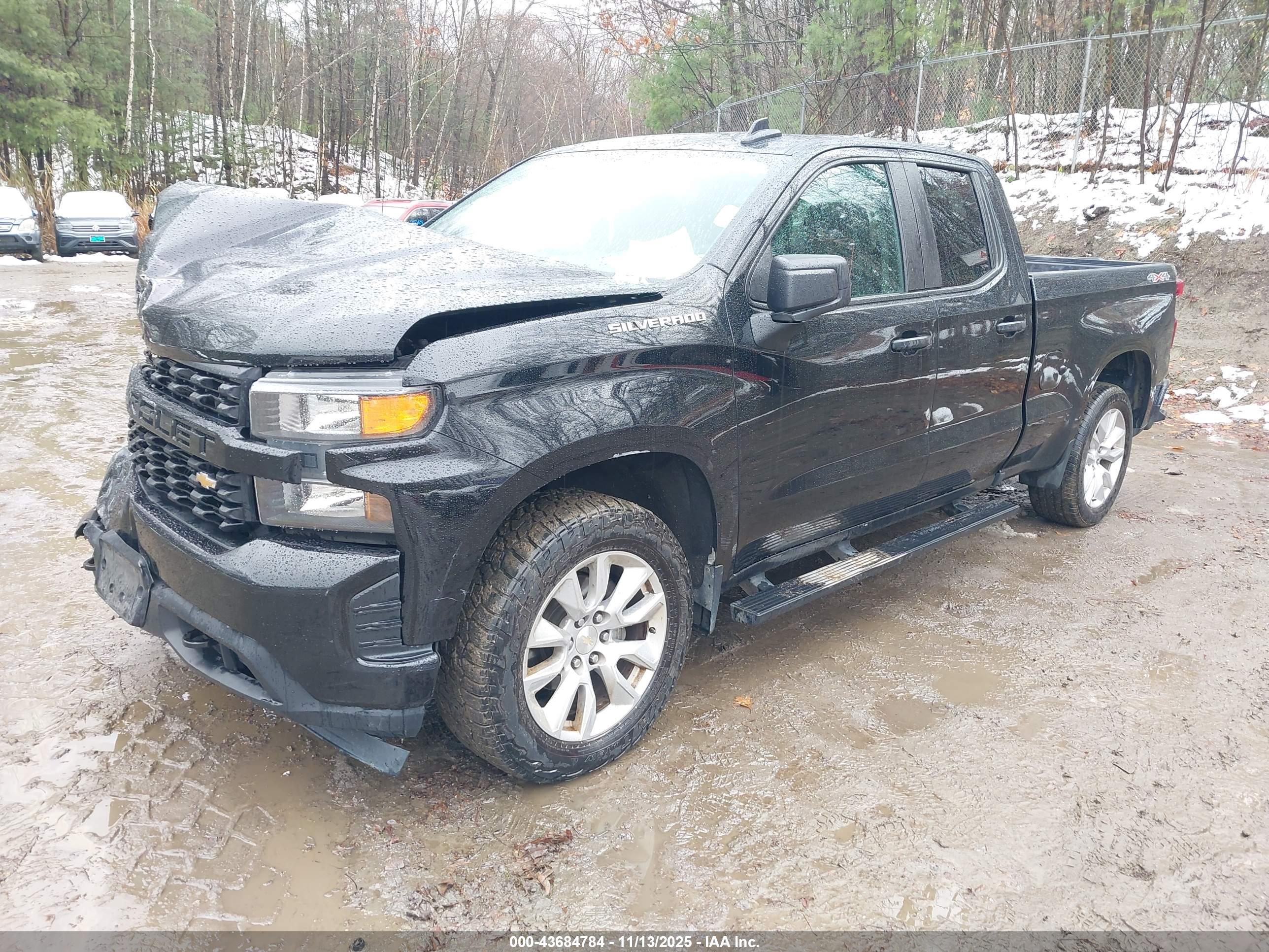 CHEVROLET SILVERADO image 2