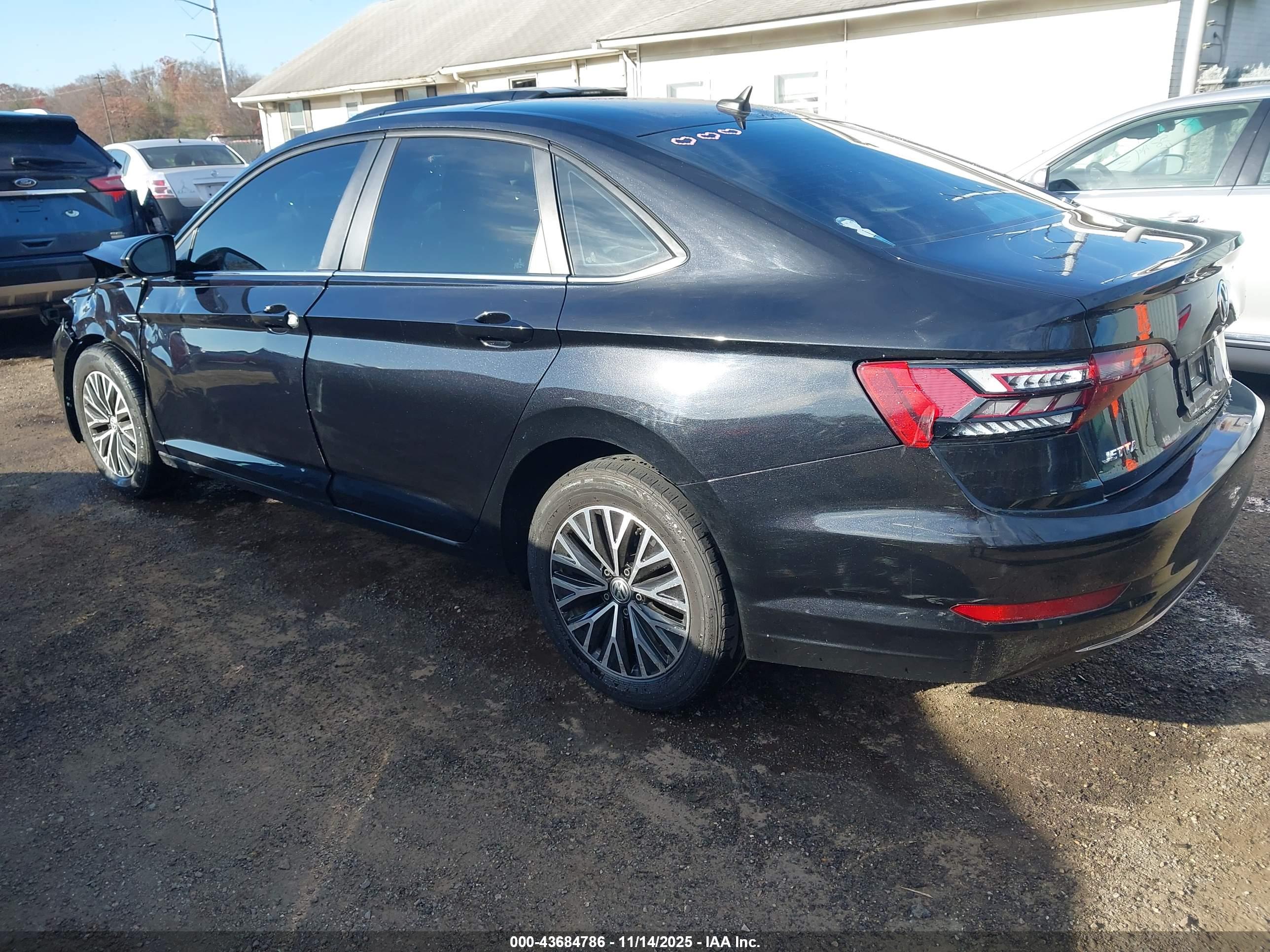 VOLKSWAGEN JETTA image 3