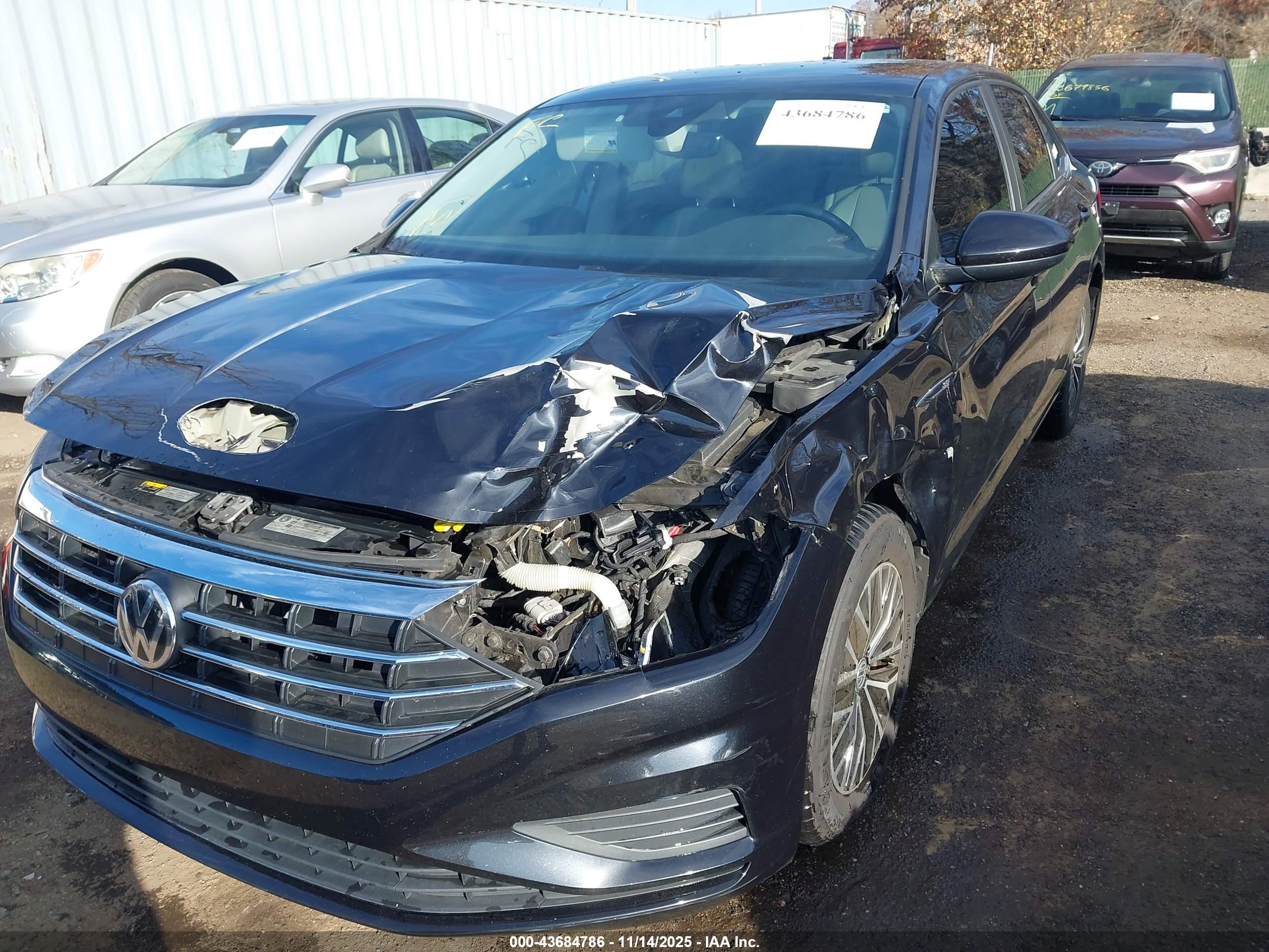 VOLKSWAGEN JETTA image 6