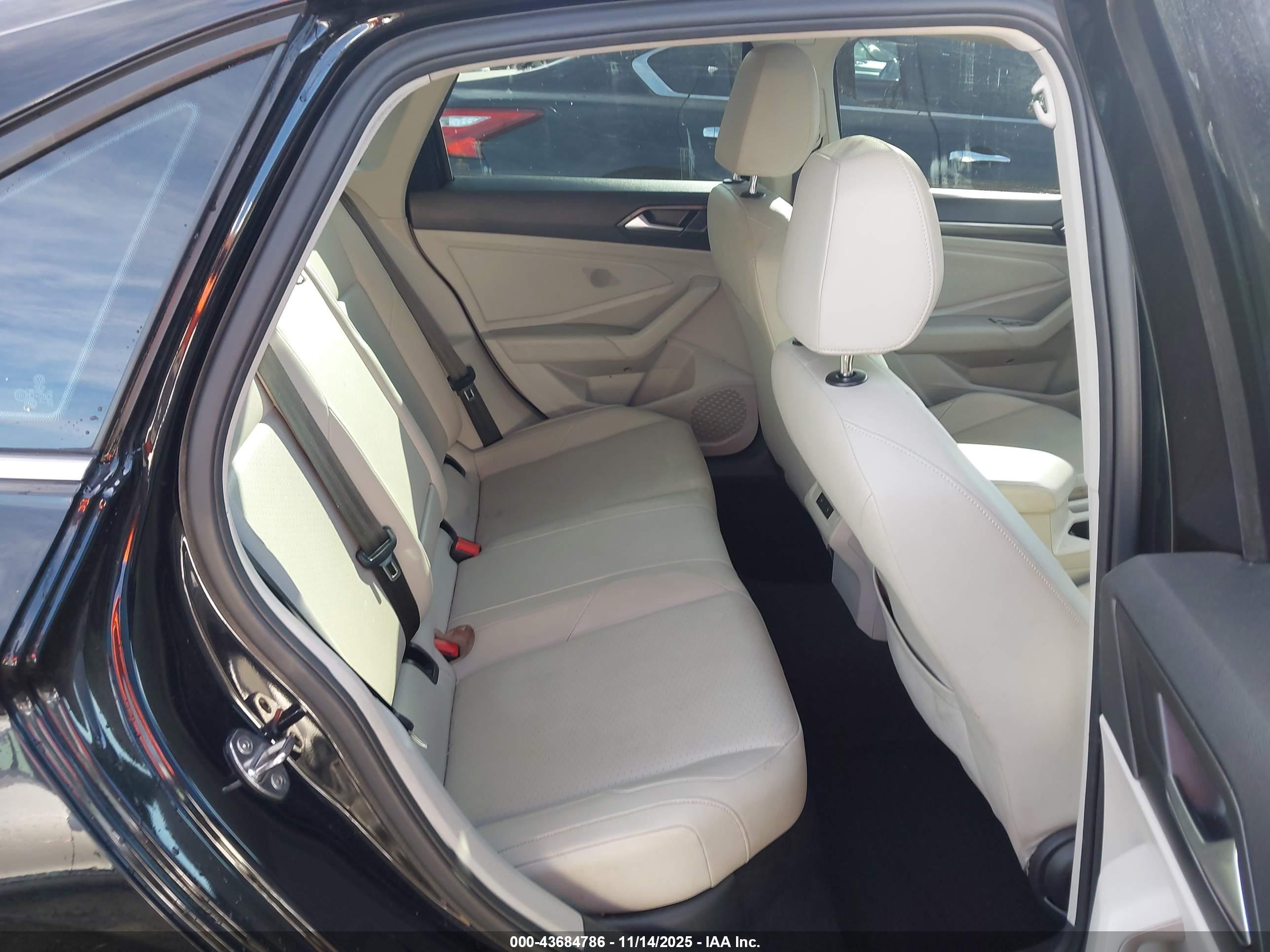 VOLKSWAGEN JETTA image 8