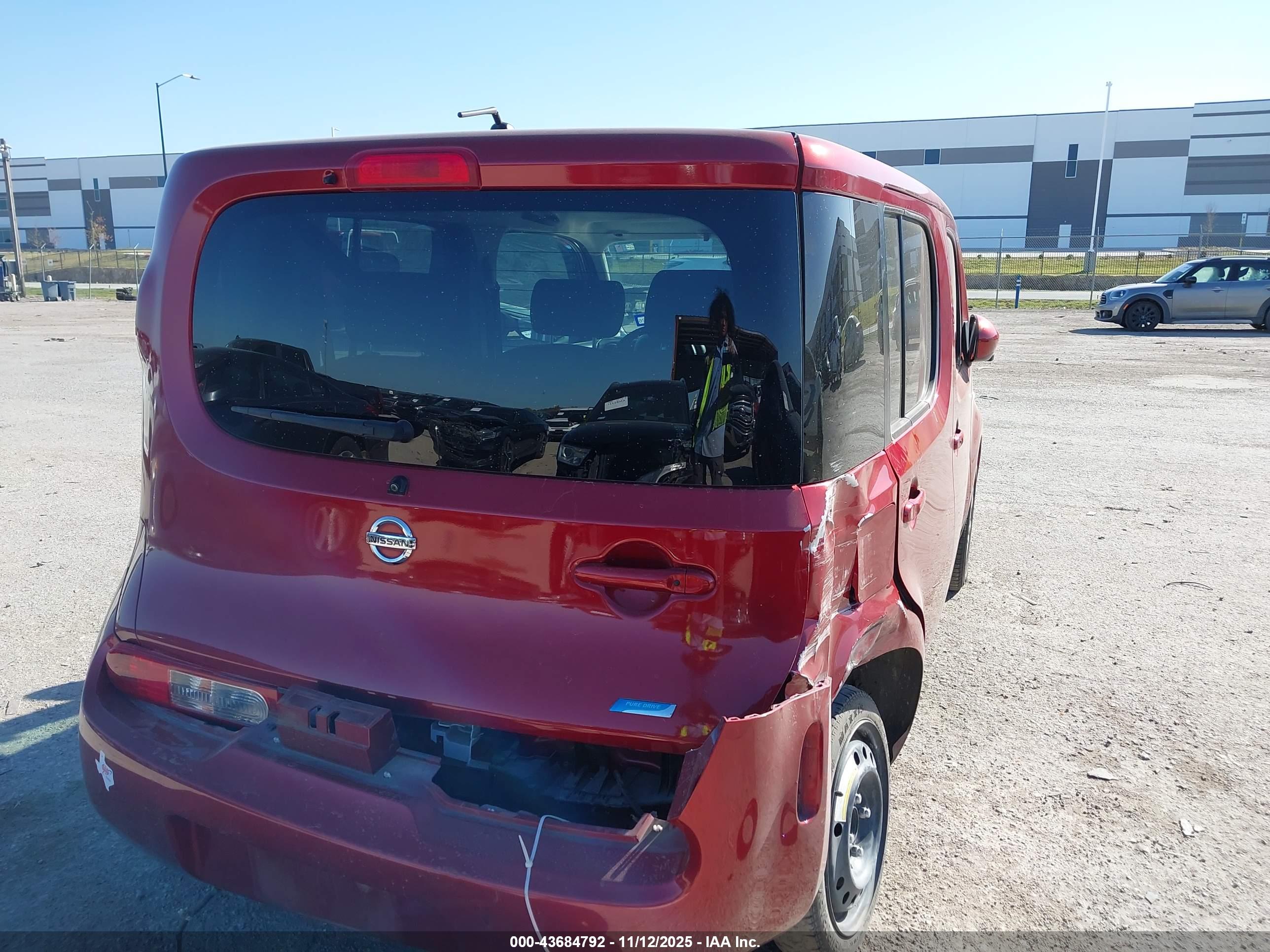 NISSAN CUBE image 4