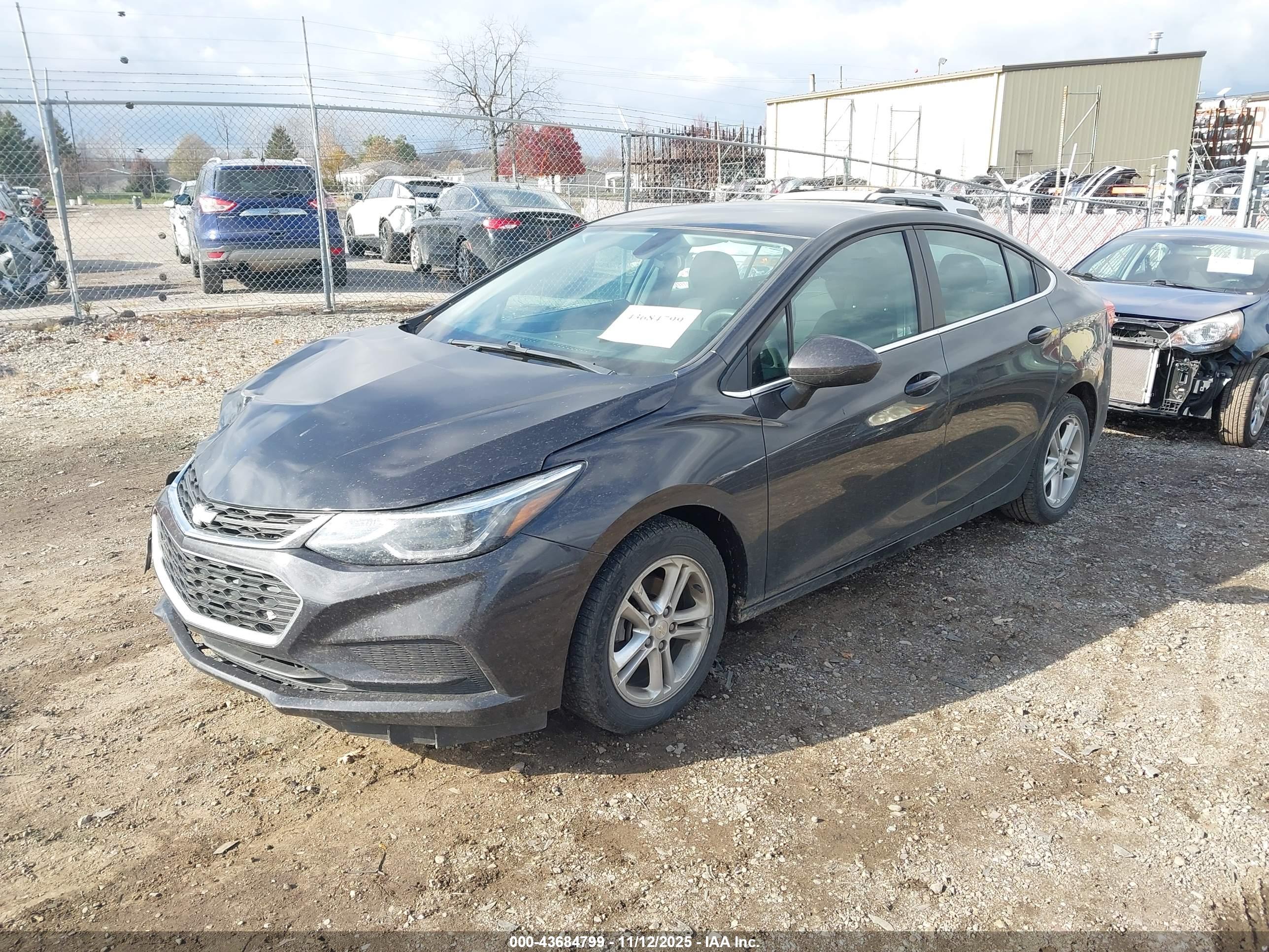 CHEVROLET CRUZE image 2