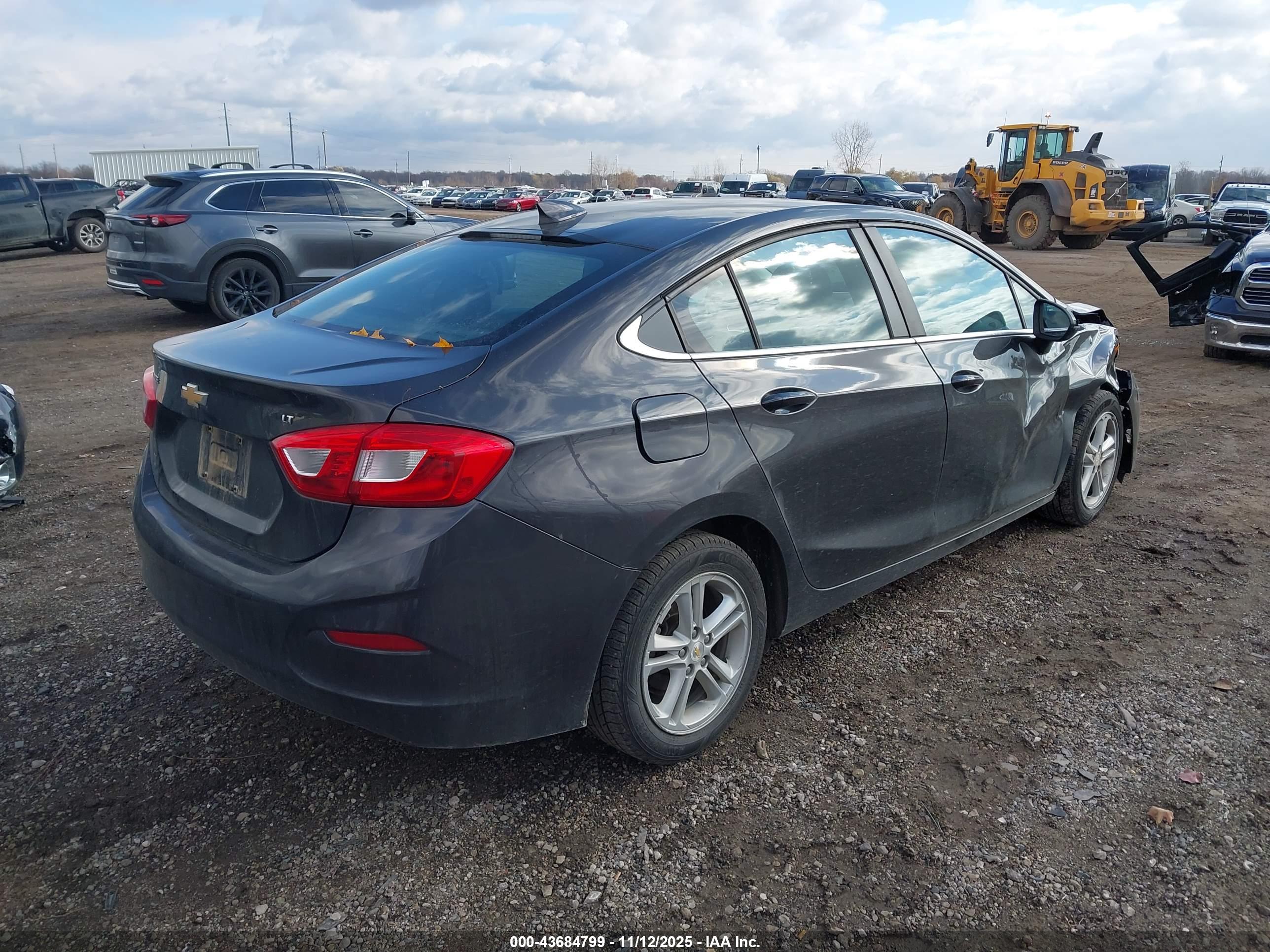 CHEVROLET CRUZE image 4