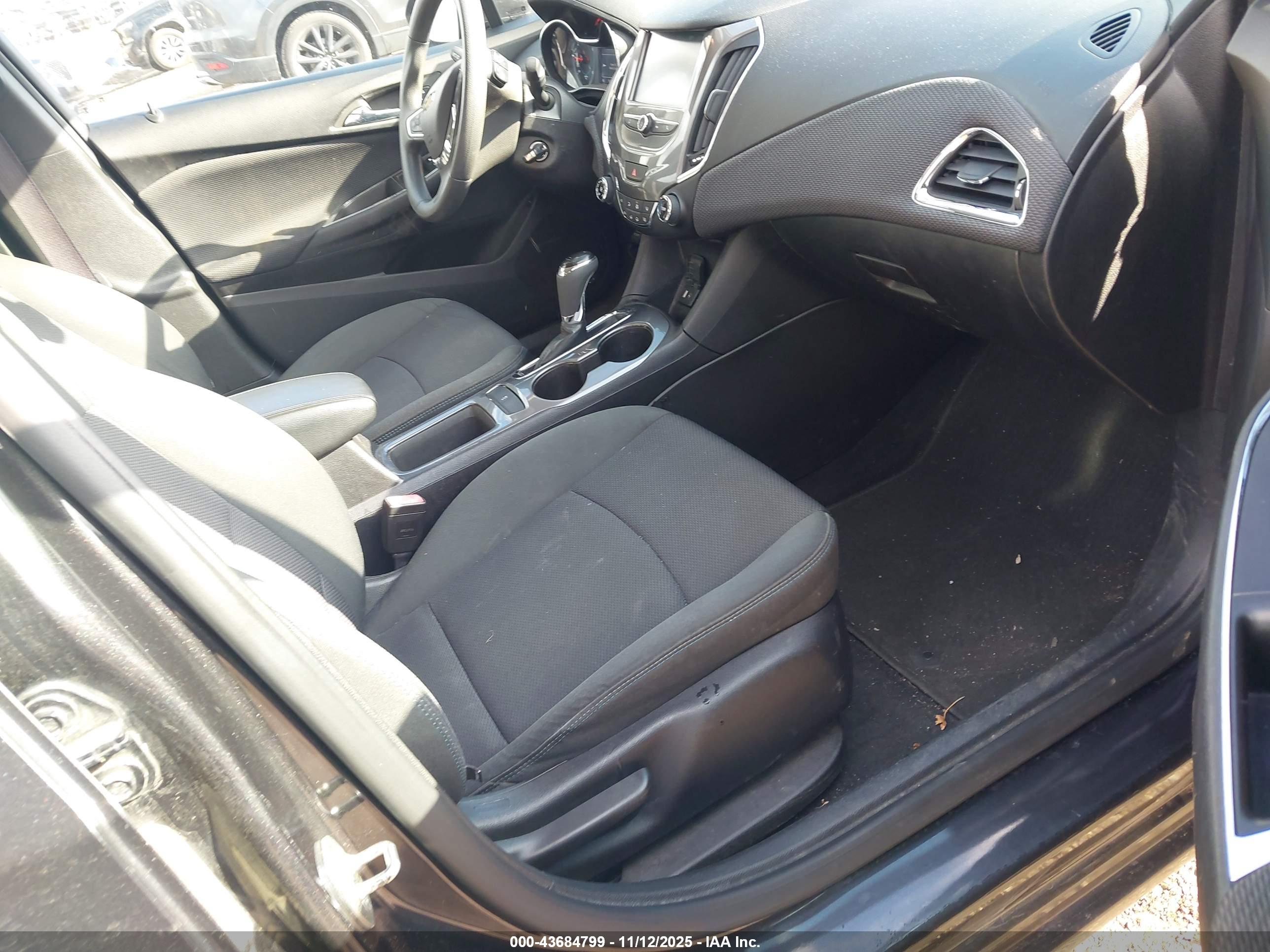 CHEVROLET CRUZE image 5