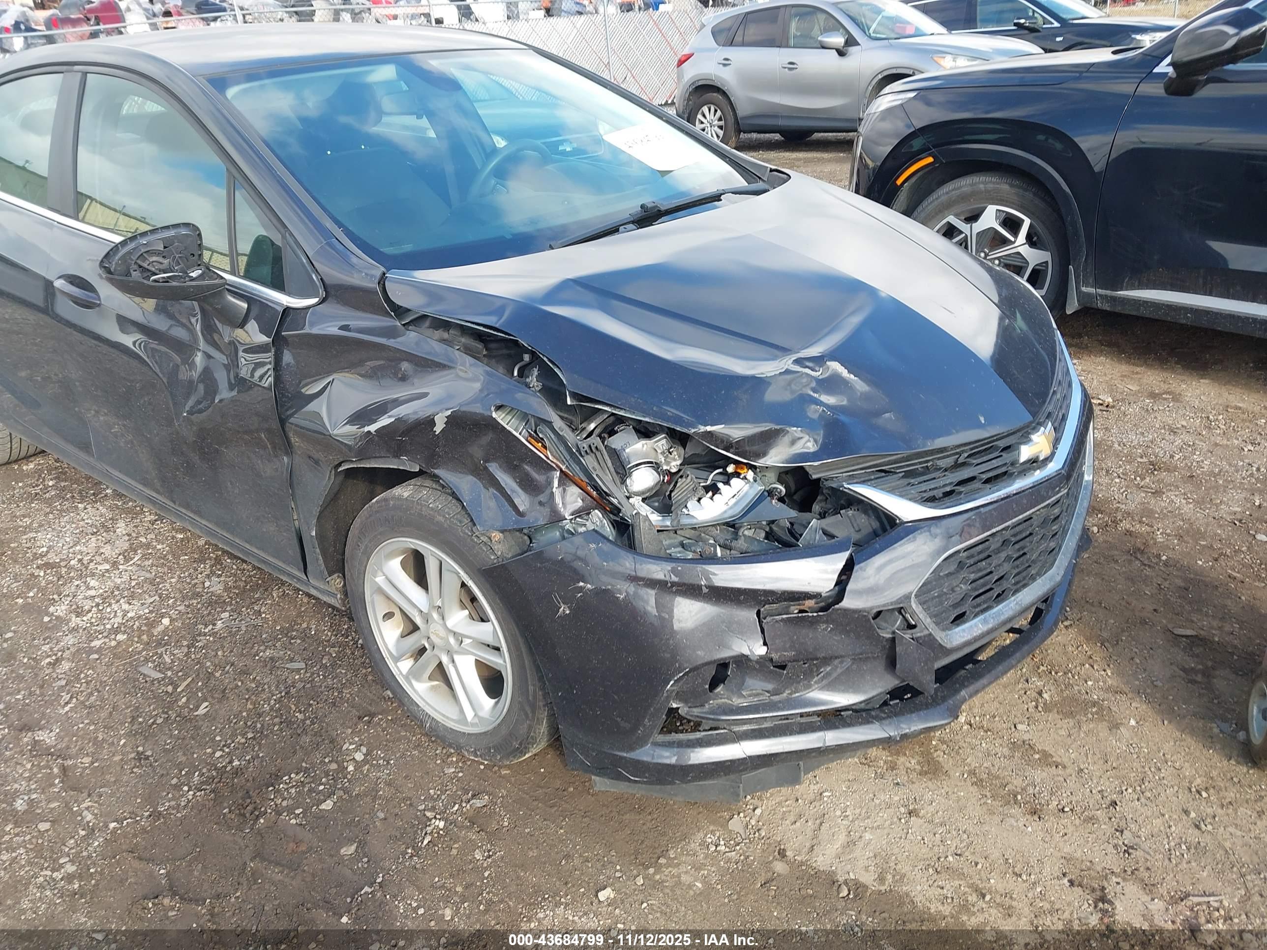 CHEVROLET CRUZE image 6