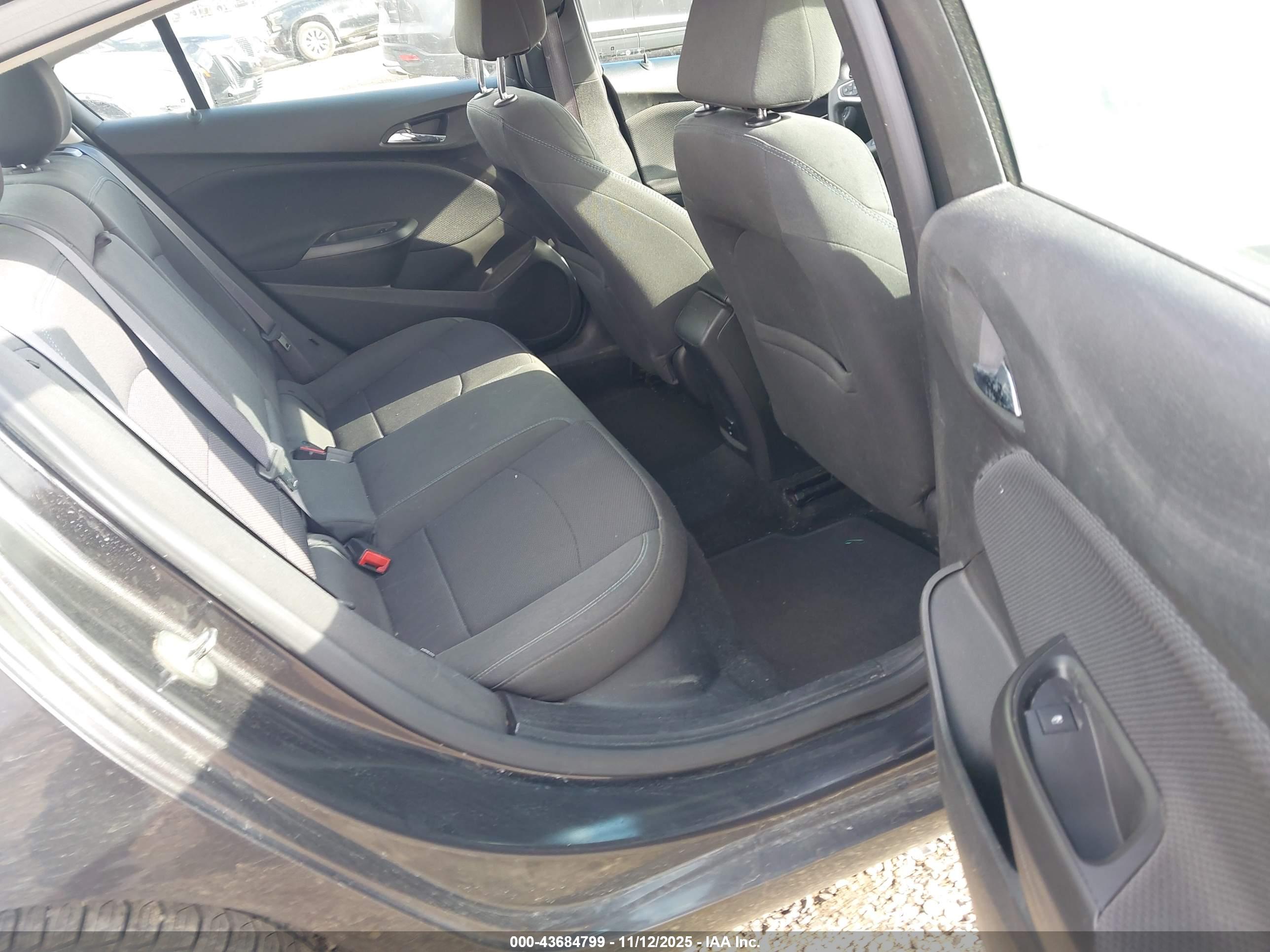 CHEVROLET CRUZE image 8