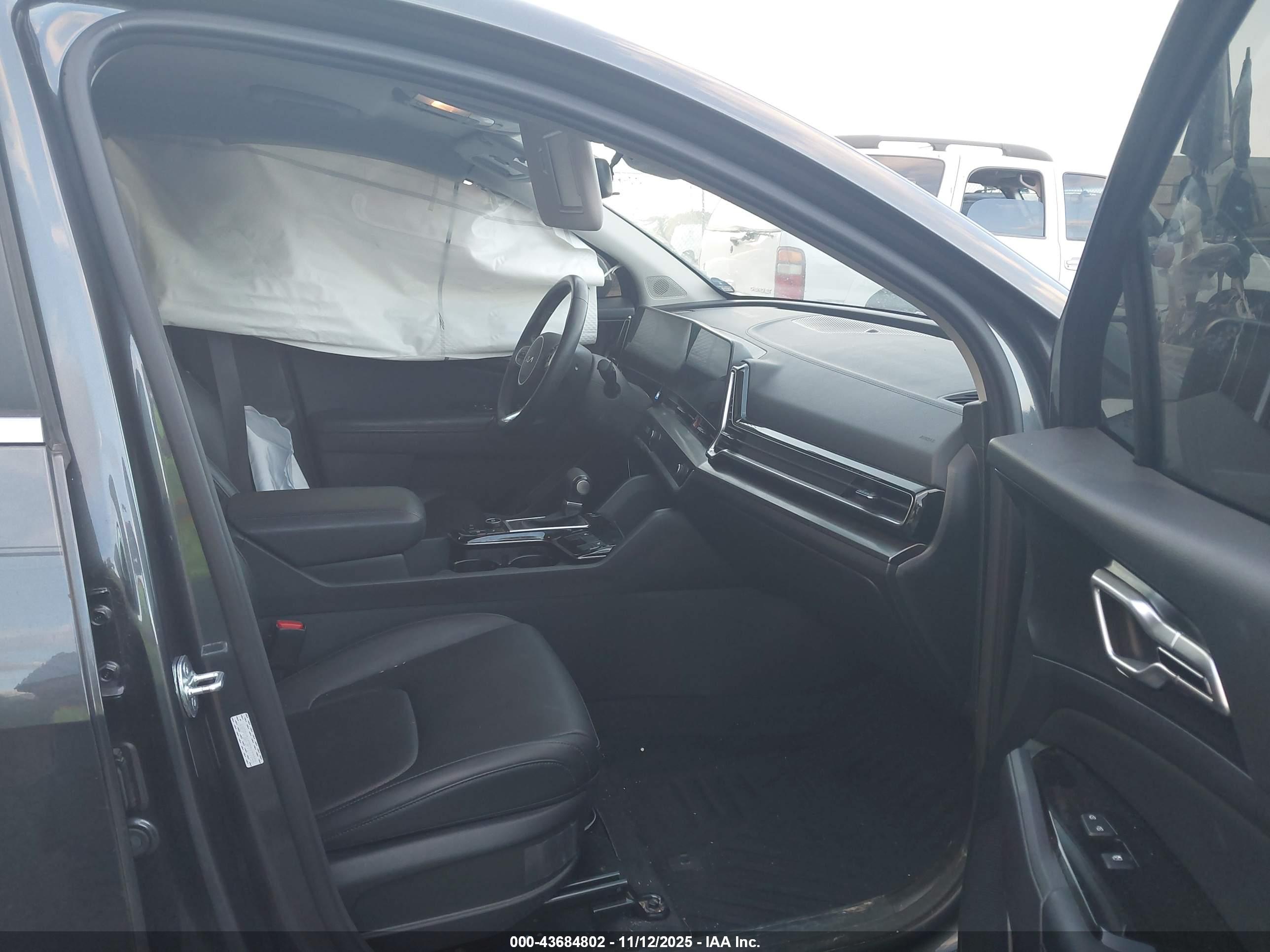KIA SPORTAGE image 5