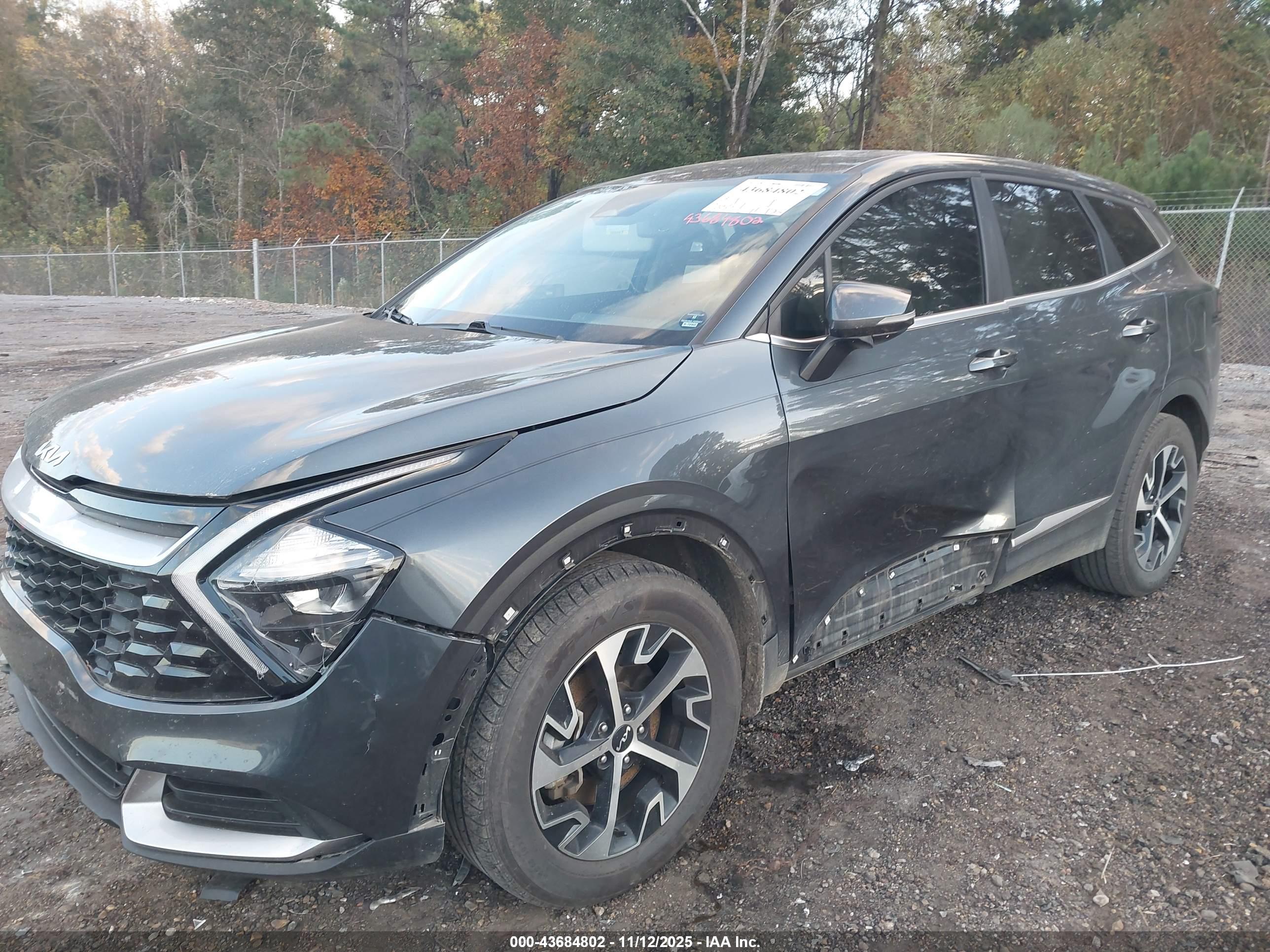 KIA SPORTAGE image 6