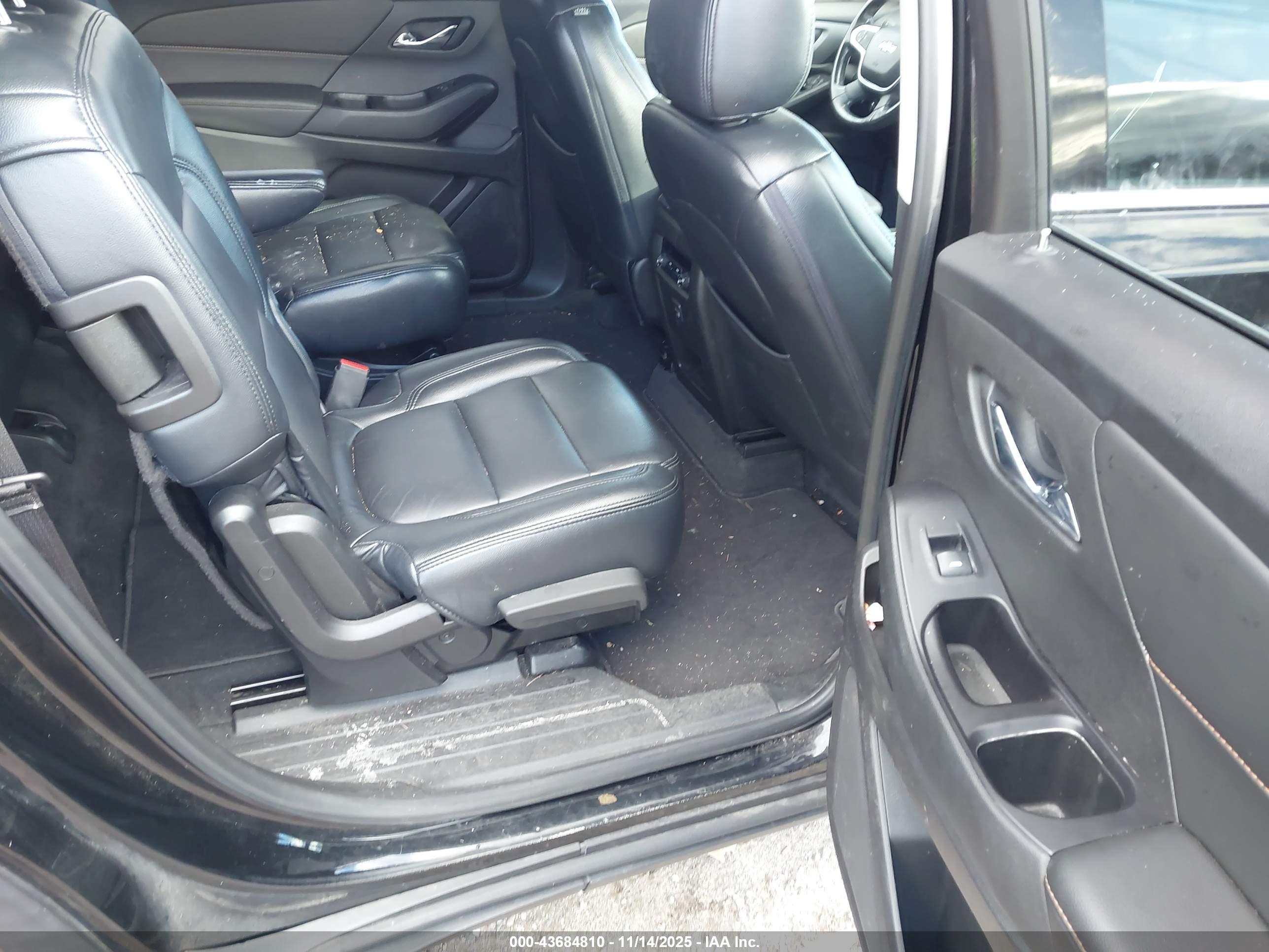CHEVROLET TRAVERSE image 8