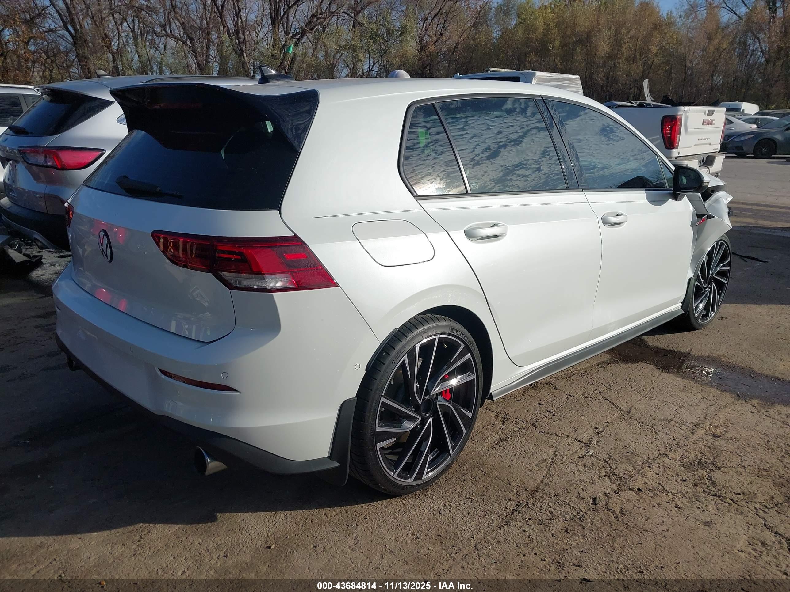 VOLKSWAGEN GOLF image 4