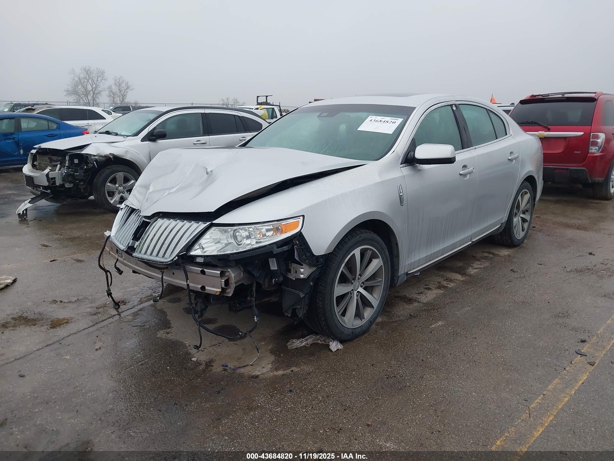 LINCOLN MKS image 2