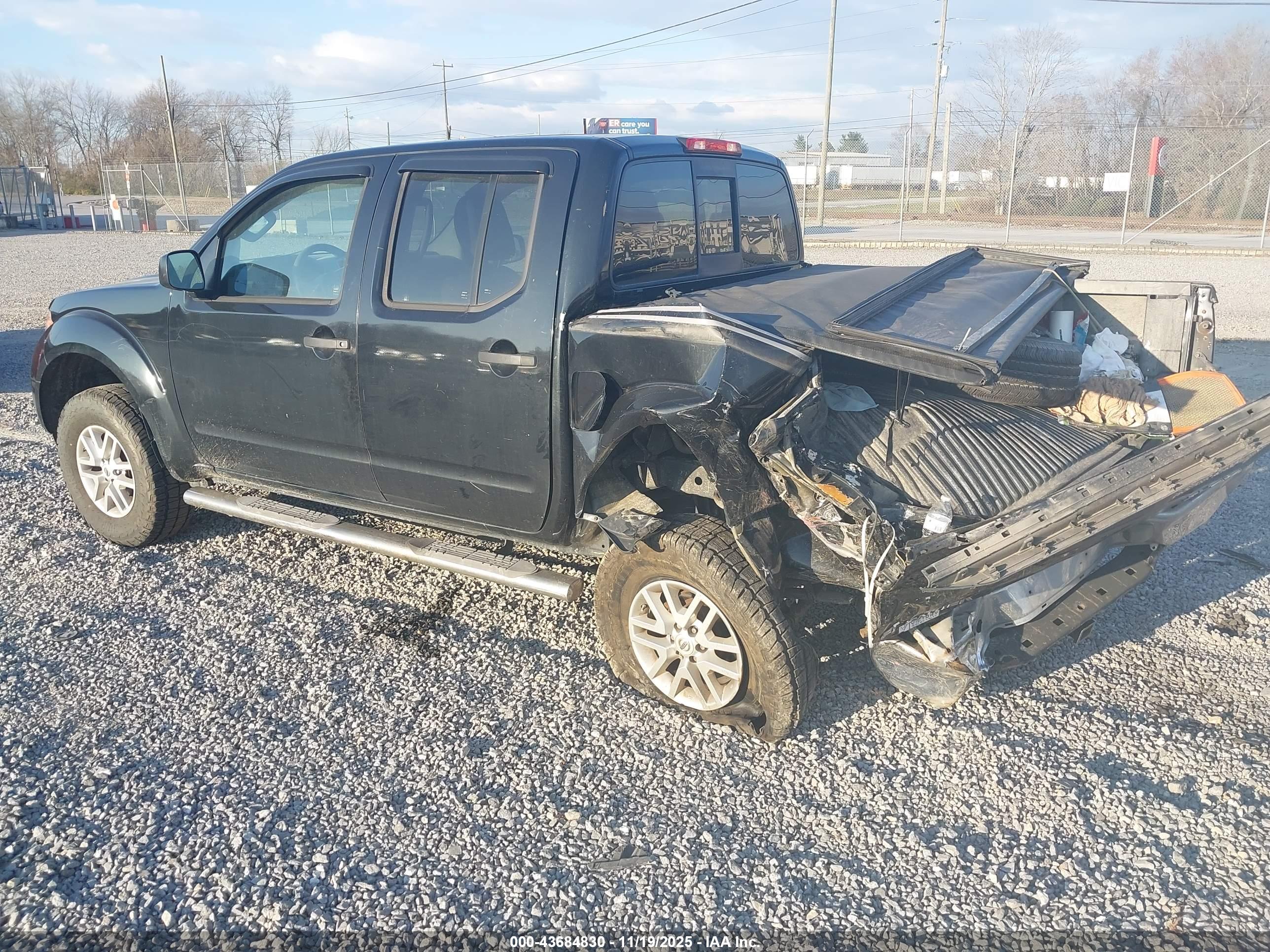 NISSAN FRONTIER image 3
