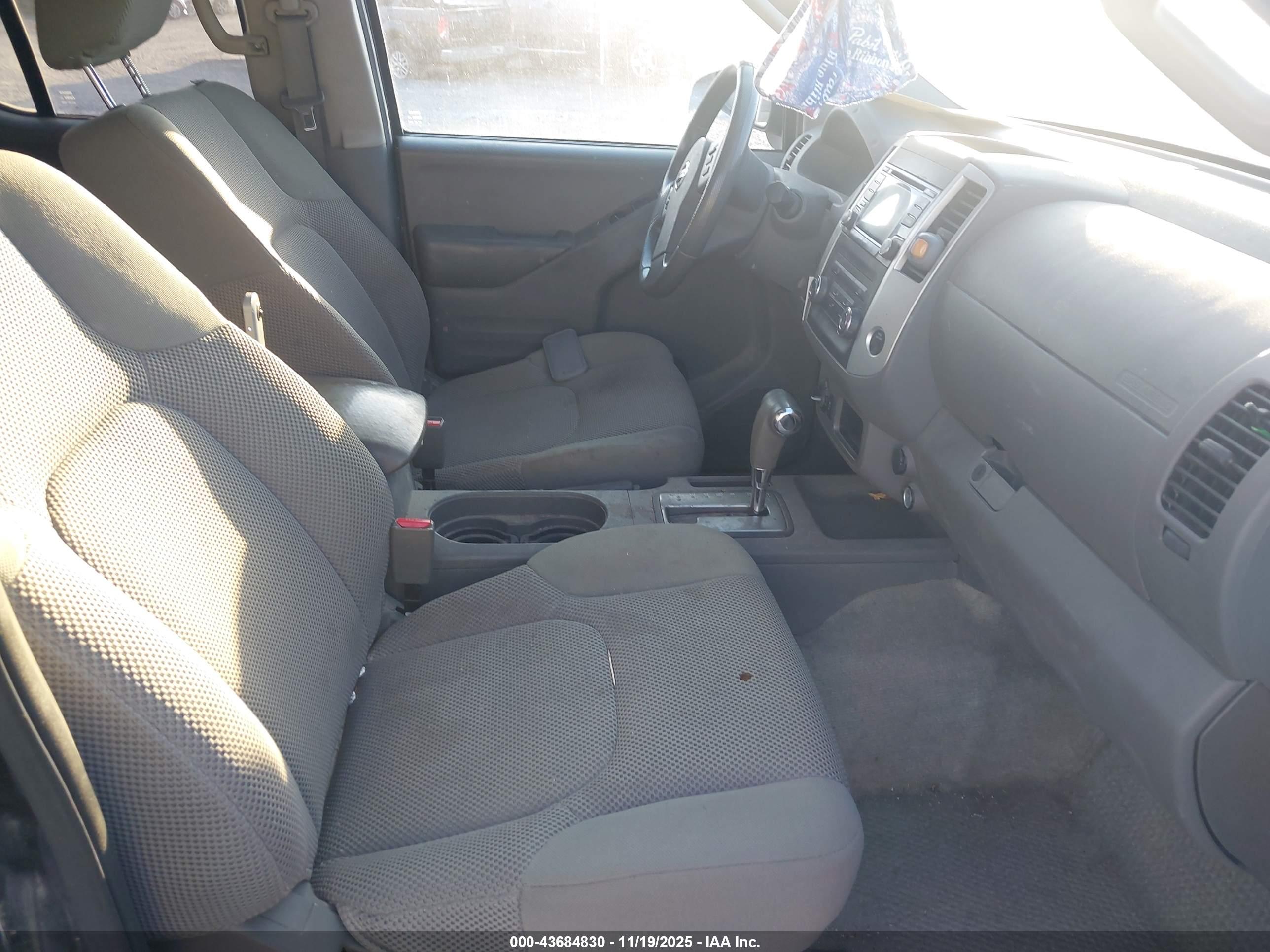 NISSAN FRONTIER image 5