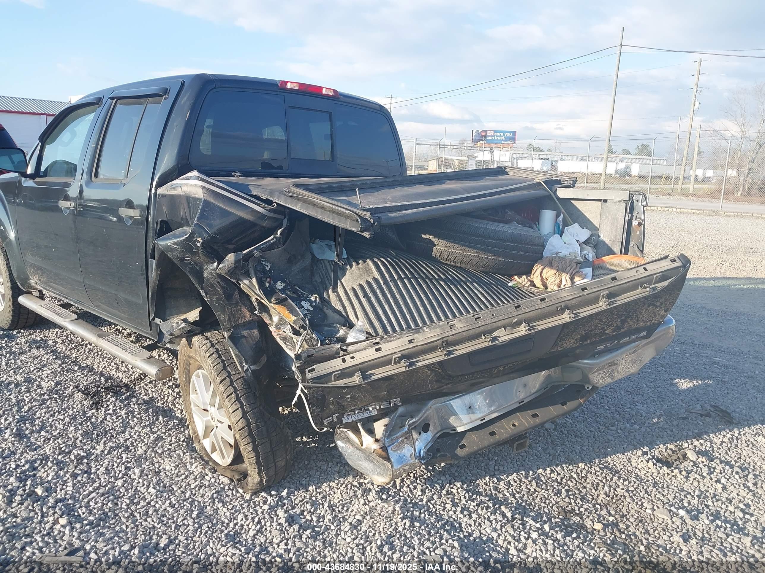 NISSAN FRONTIER image 6