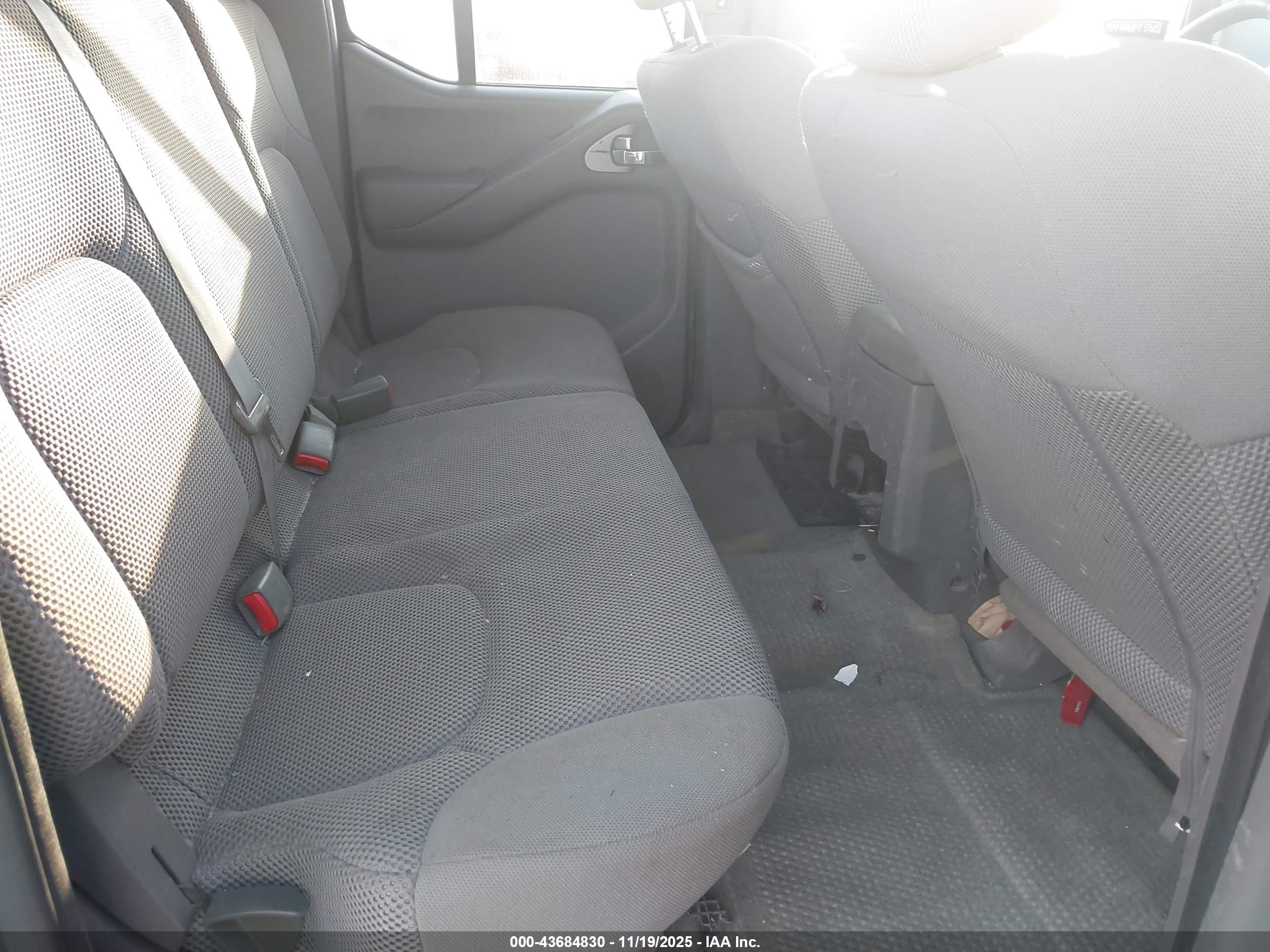 NISSAN FRONTIER image 8