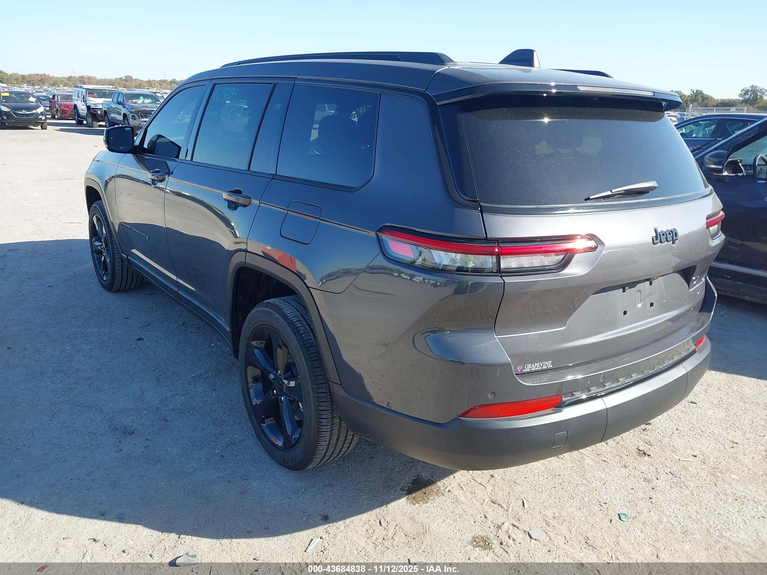 JEEP GRAND image 3