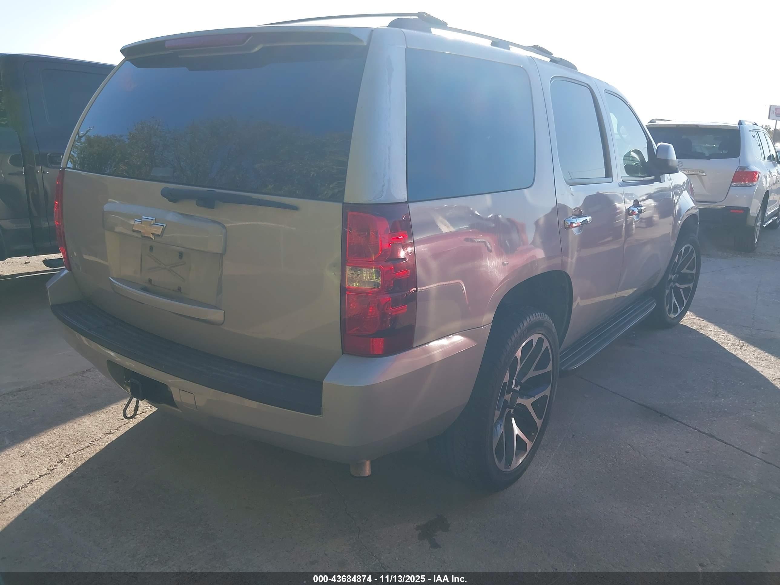 CHEVROLET TAHOE image 4