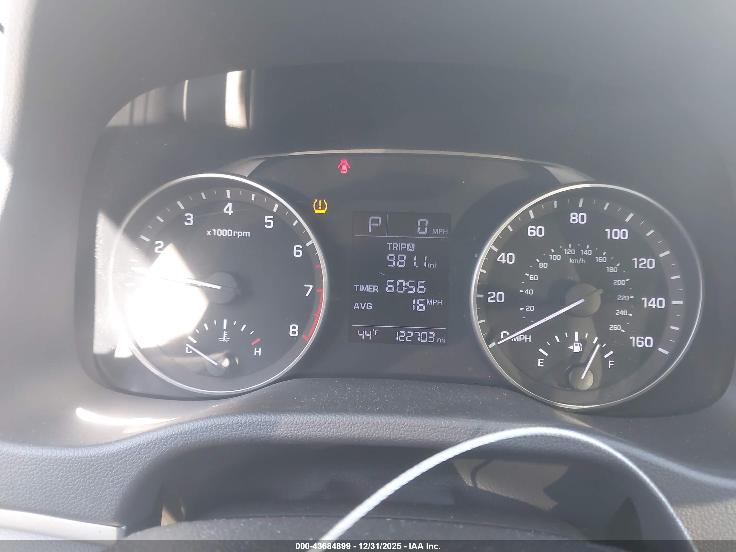 HYUNDAI ELANTRA image 7