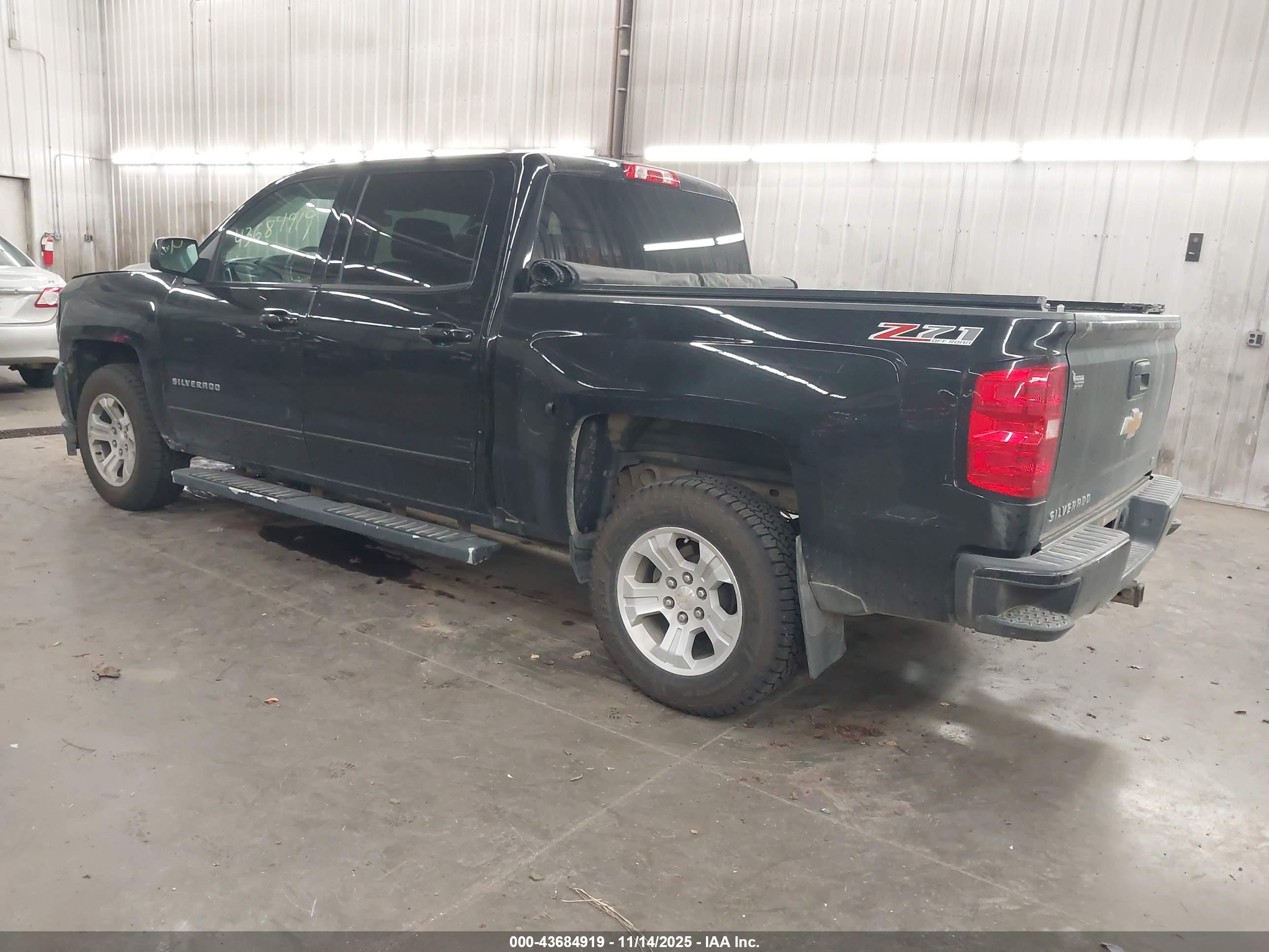 CHEVROLET SILVERADO image 3