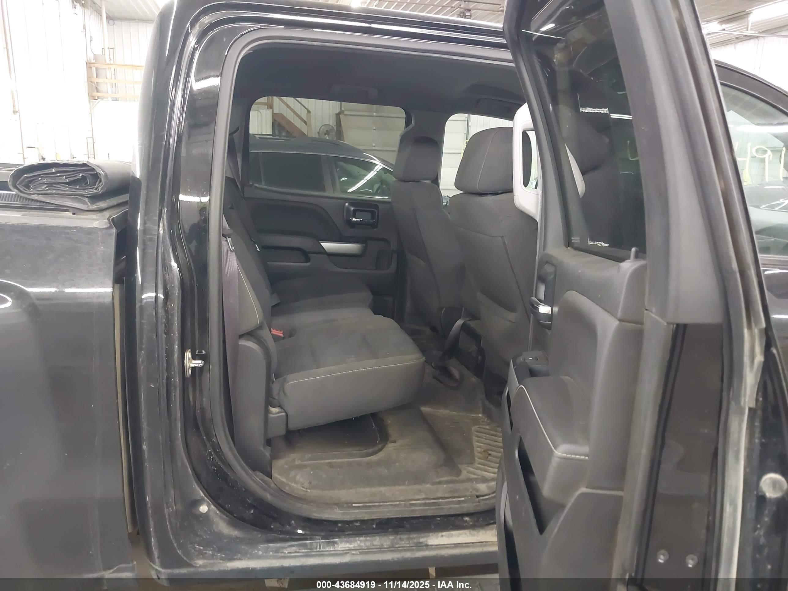 CHEVROLET SILVERADO image 8