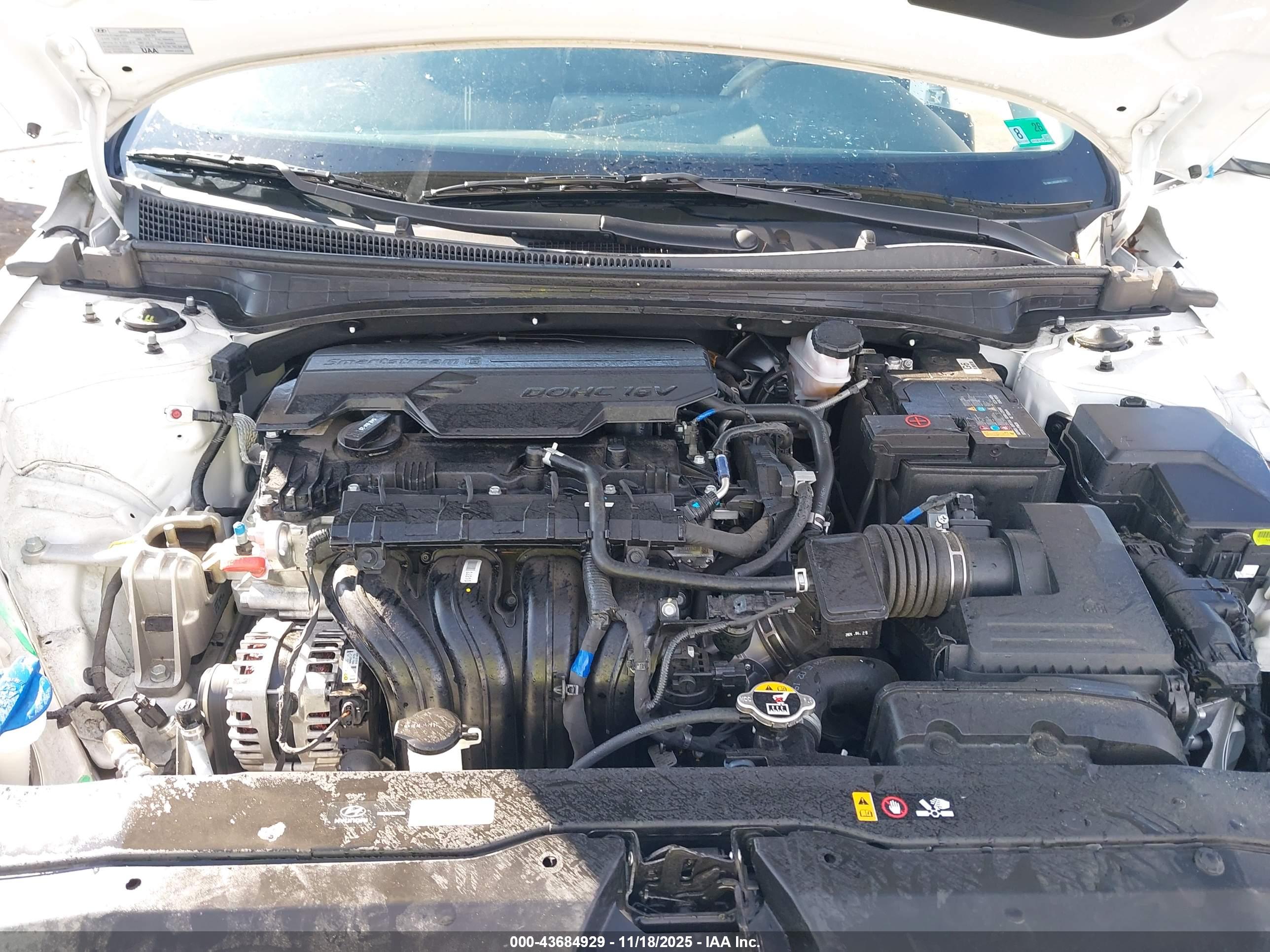 HYUNDAI ELANTRA image 10