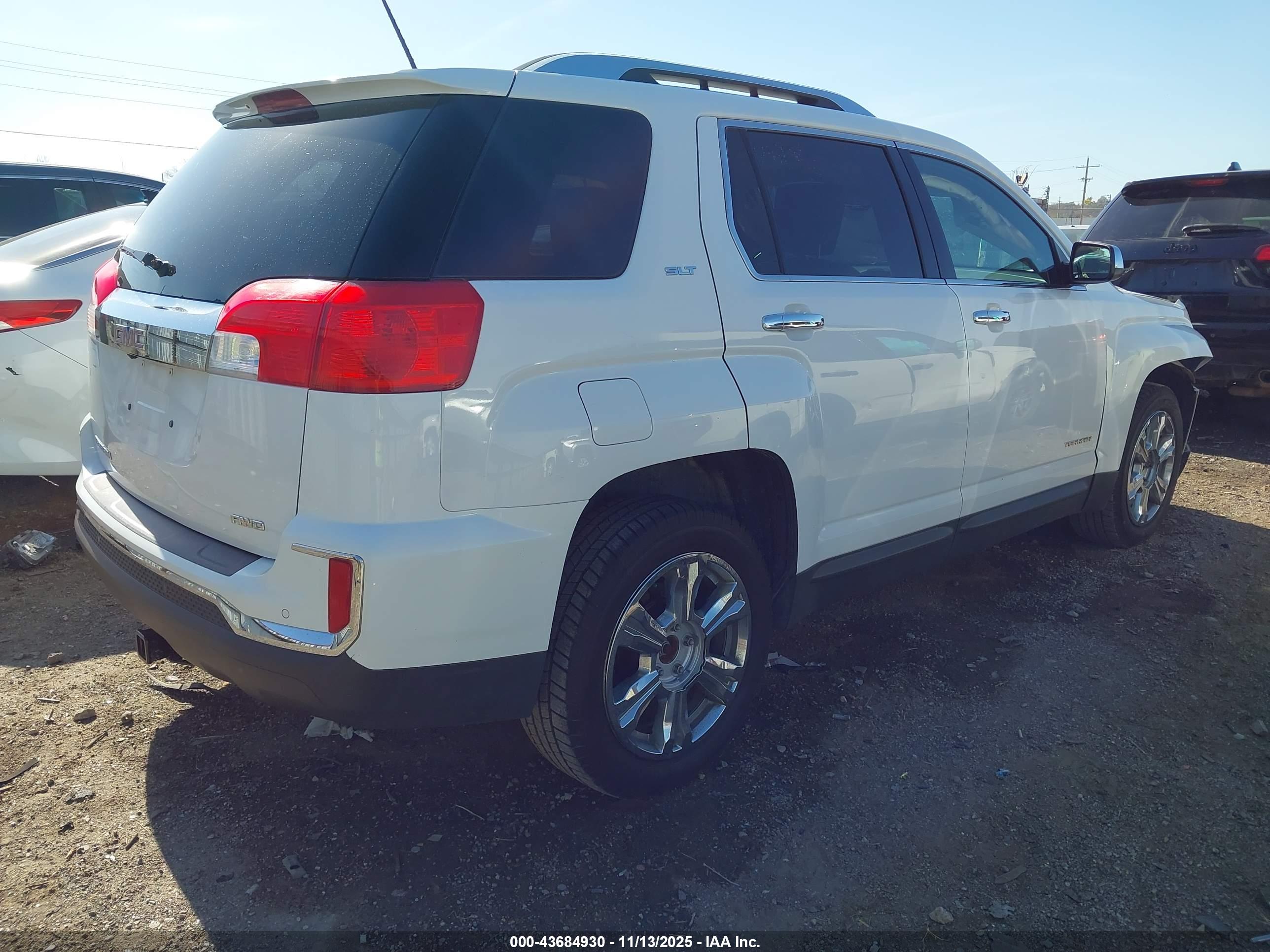 GMC TERRAIN image 4