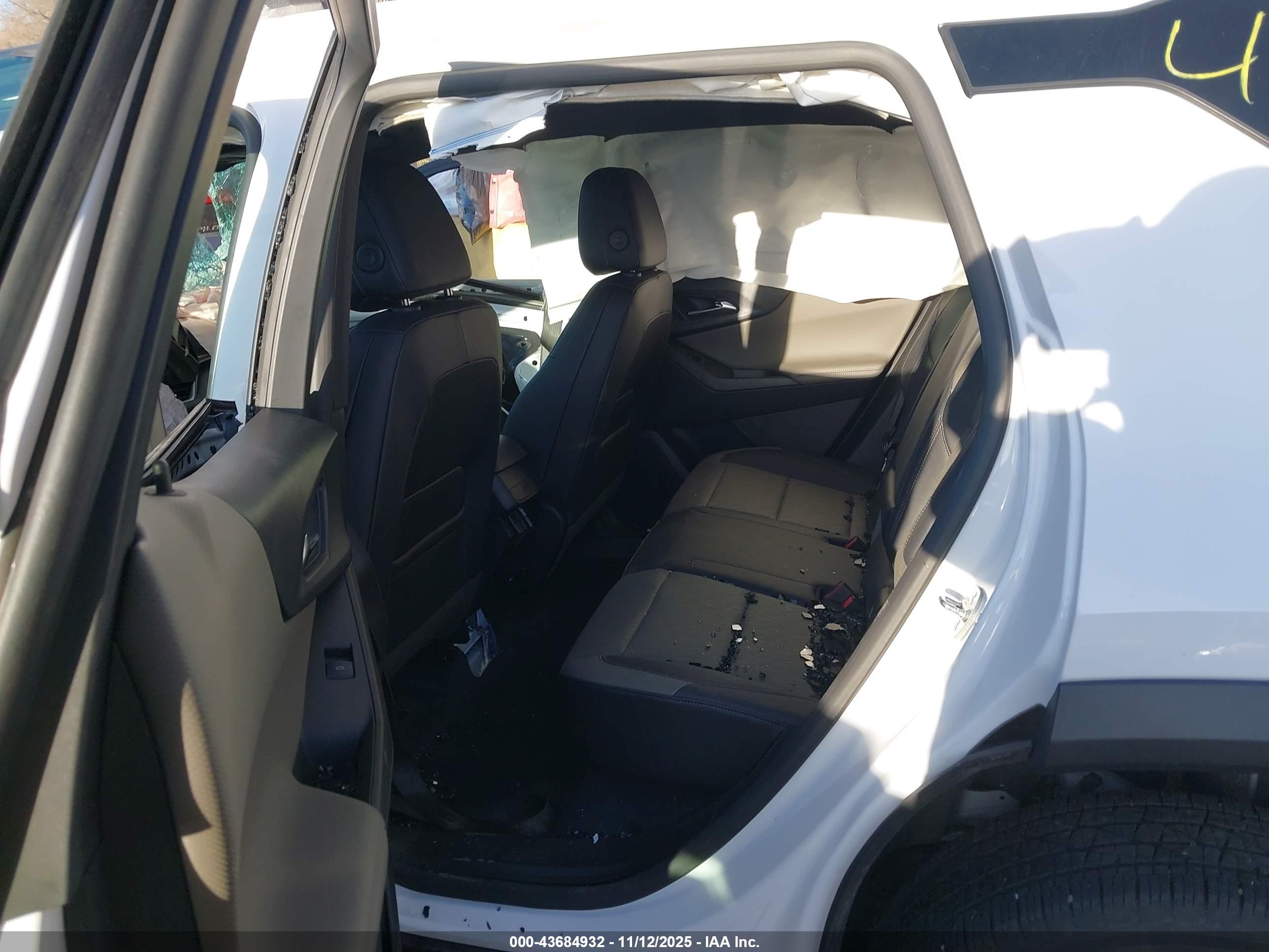 CHEVROLET EQUINOX image 8