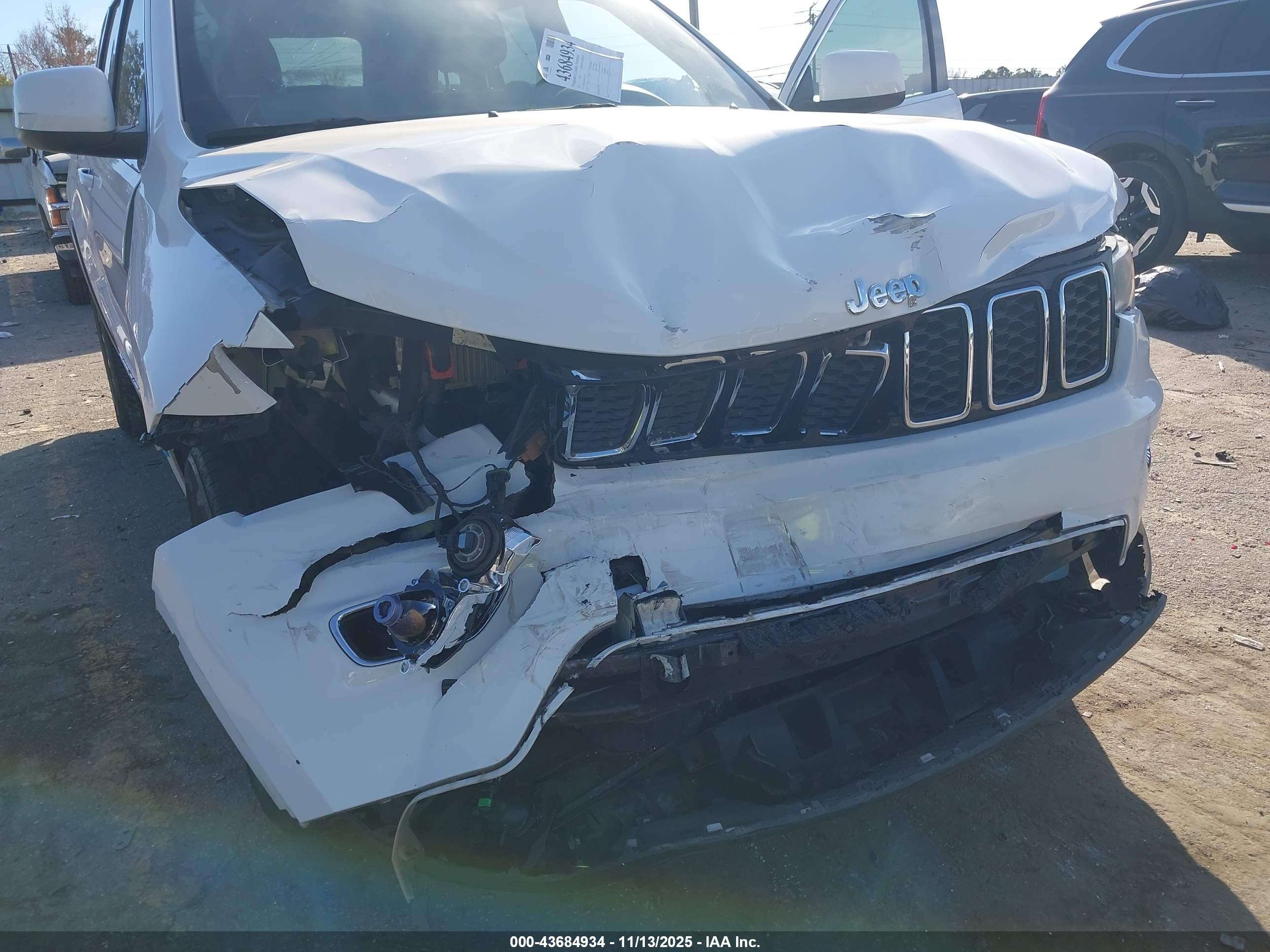 JEEP GRAND image 6