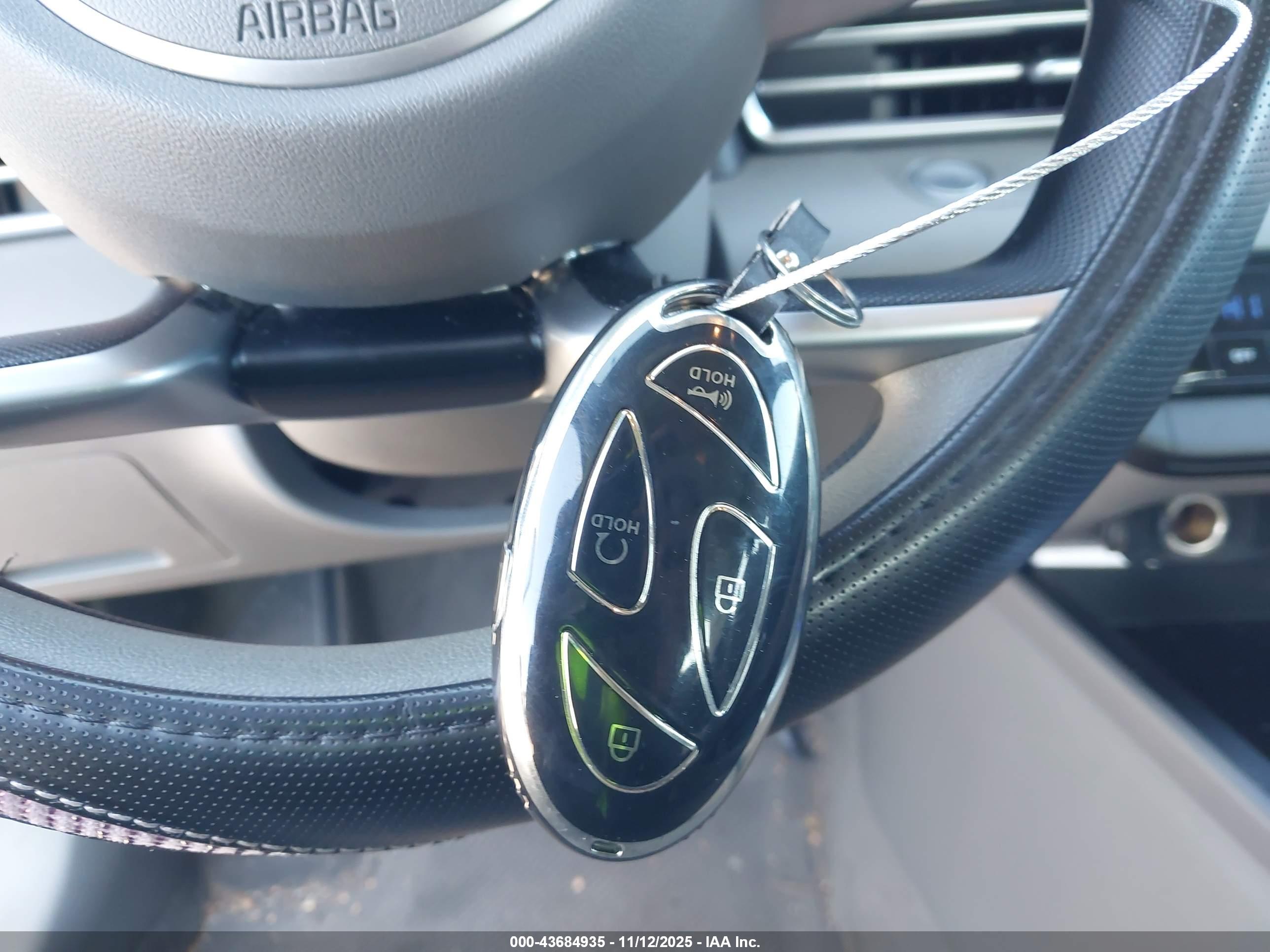 HYUNDAI ELANTRA image 11