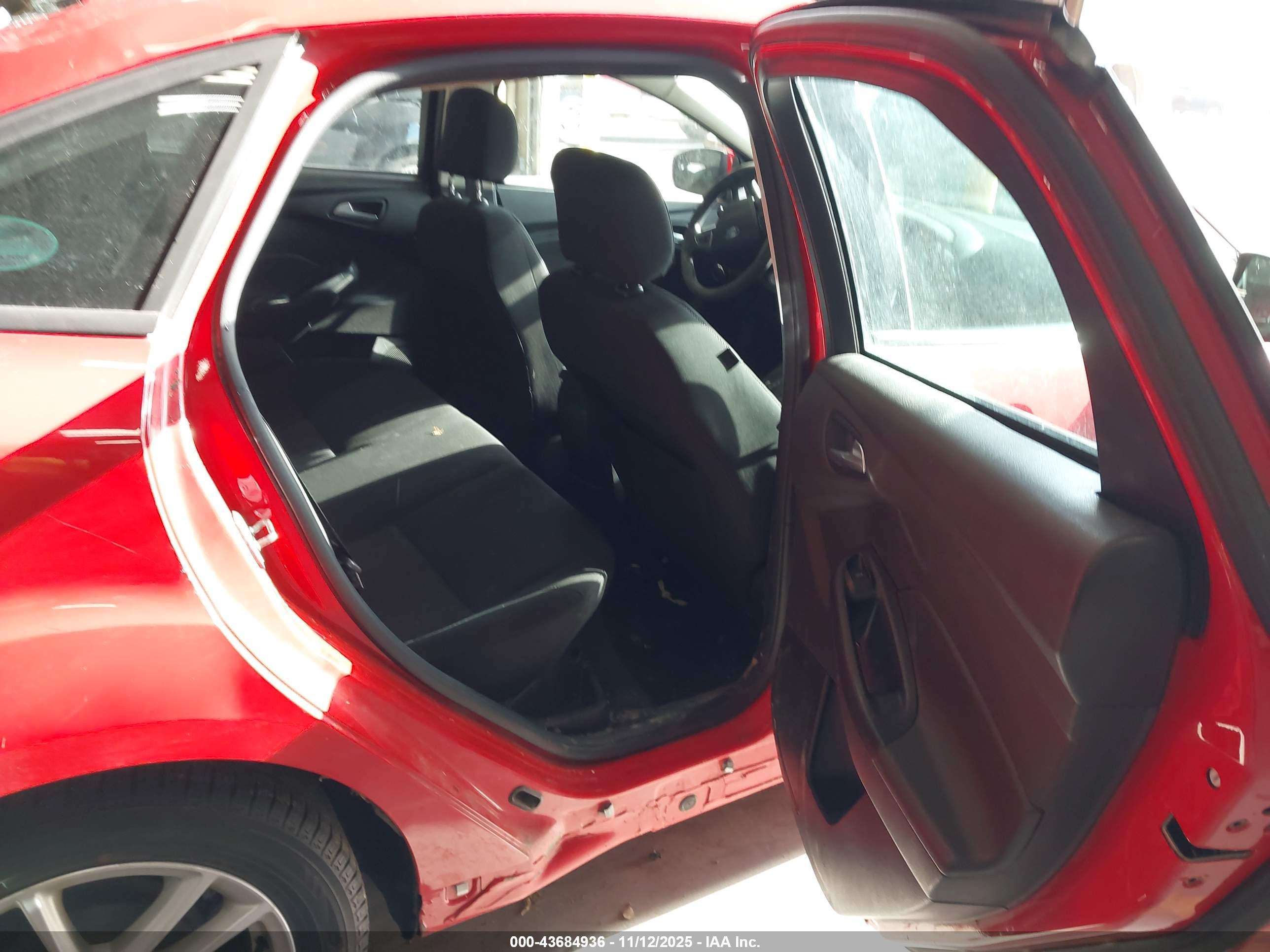 FORD FOCUS image 8
