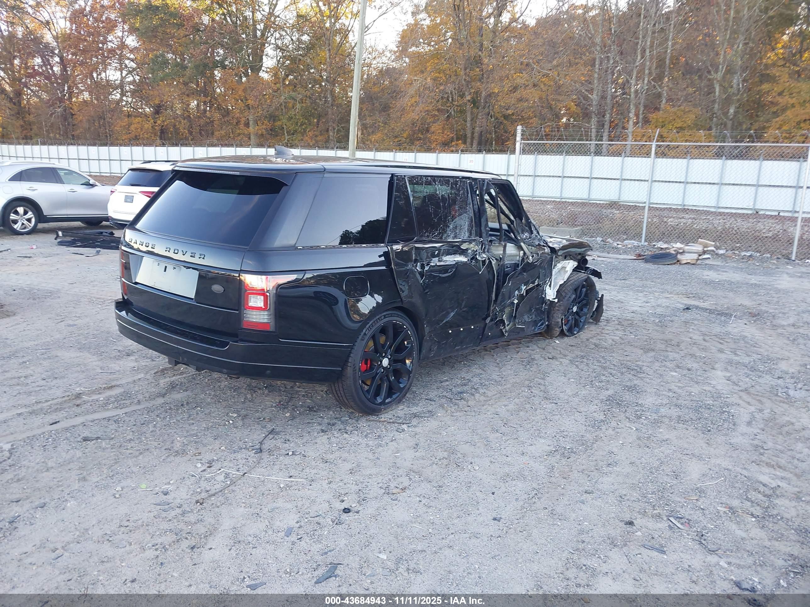 LAND ROVER image 4
