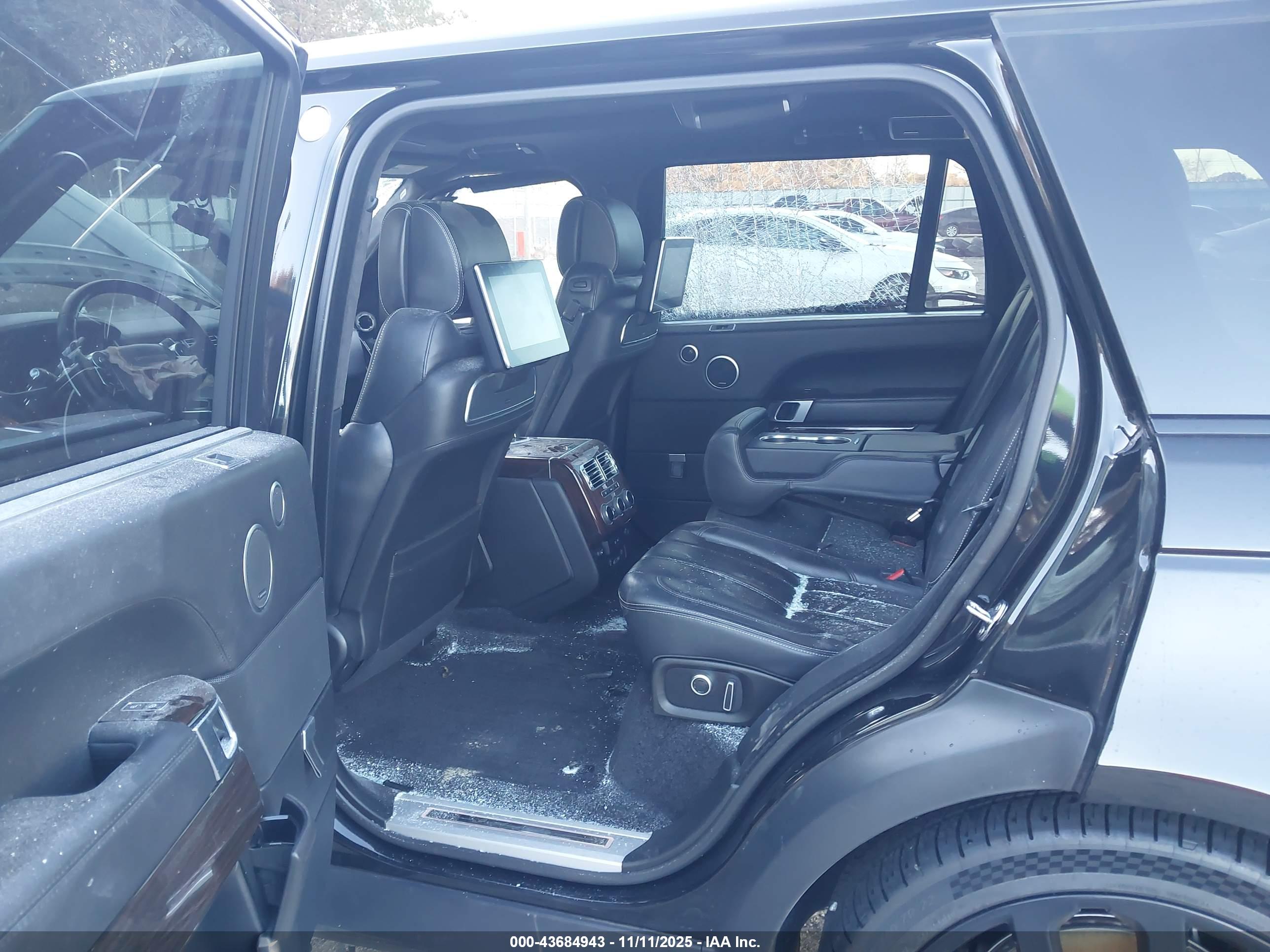 LAND ROVER image 8