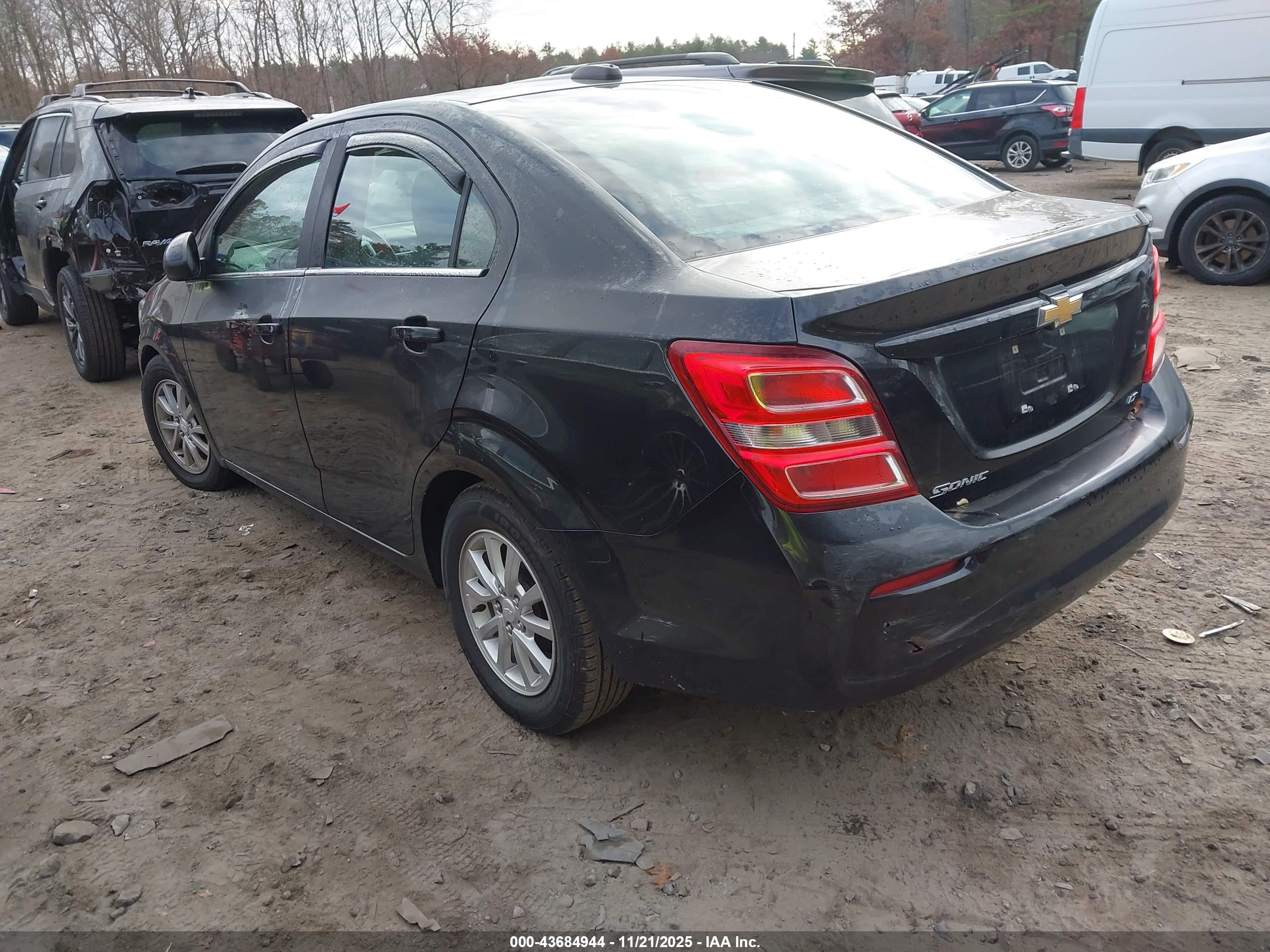 CHEVROLET SONIC image 3