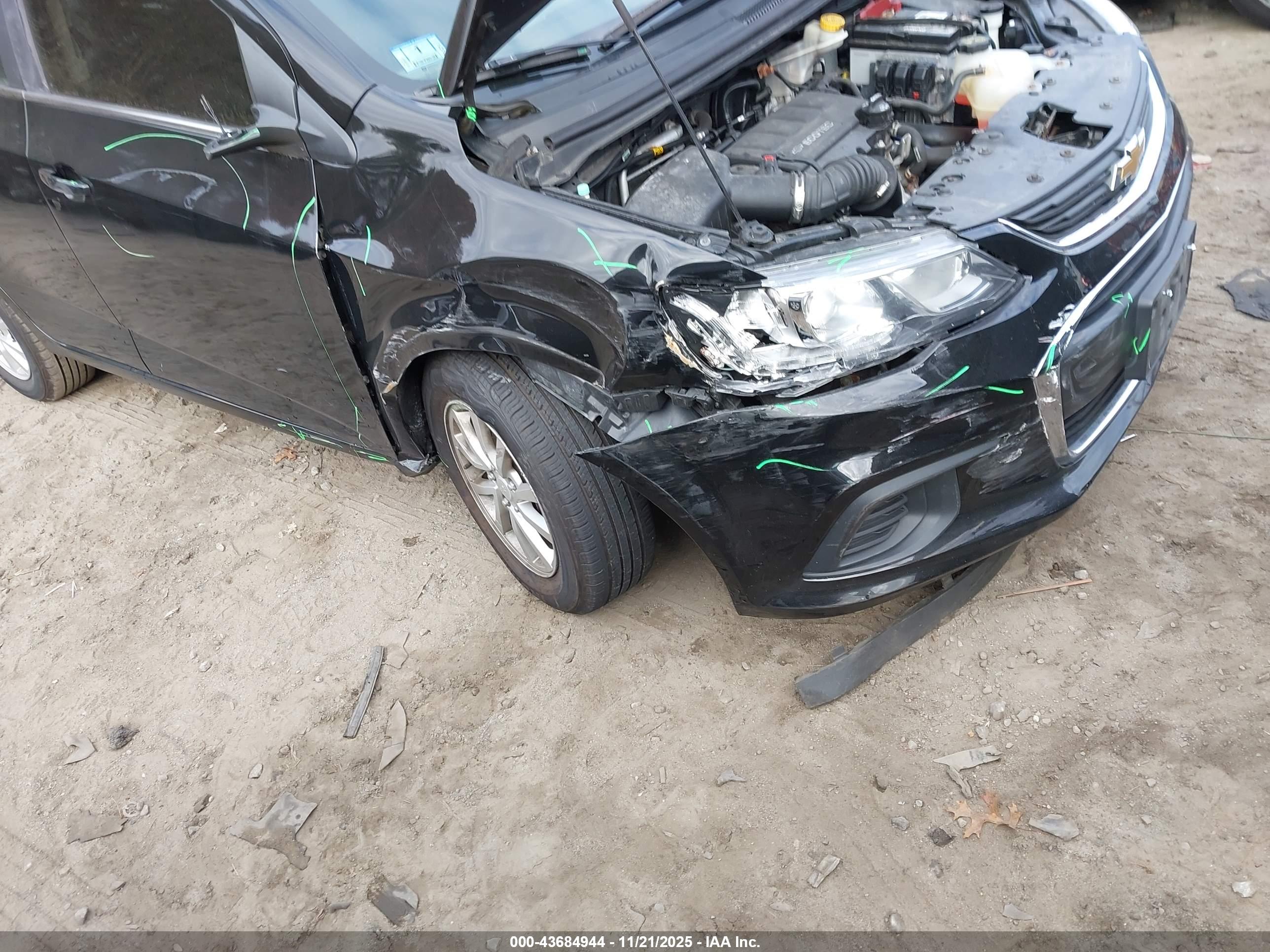 CHEVROLET SONIC image 6