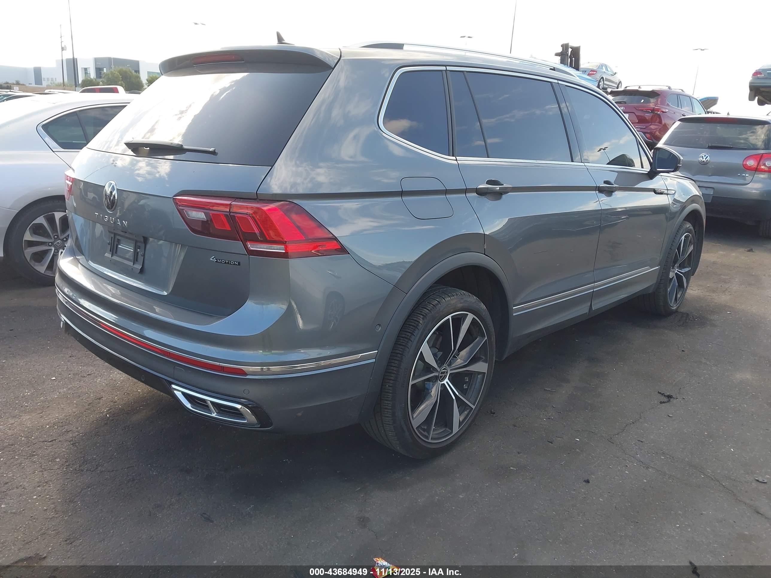 VOLKSWAGEN TIGUAN image 4