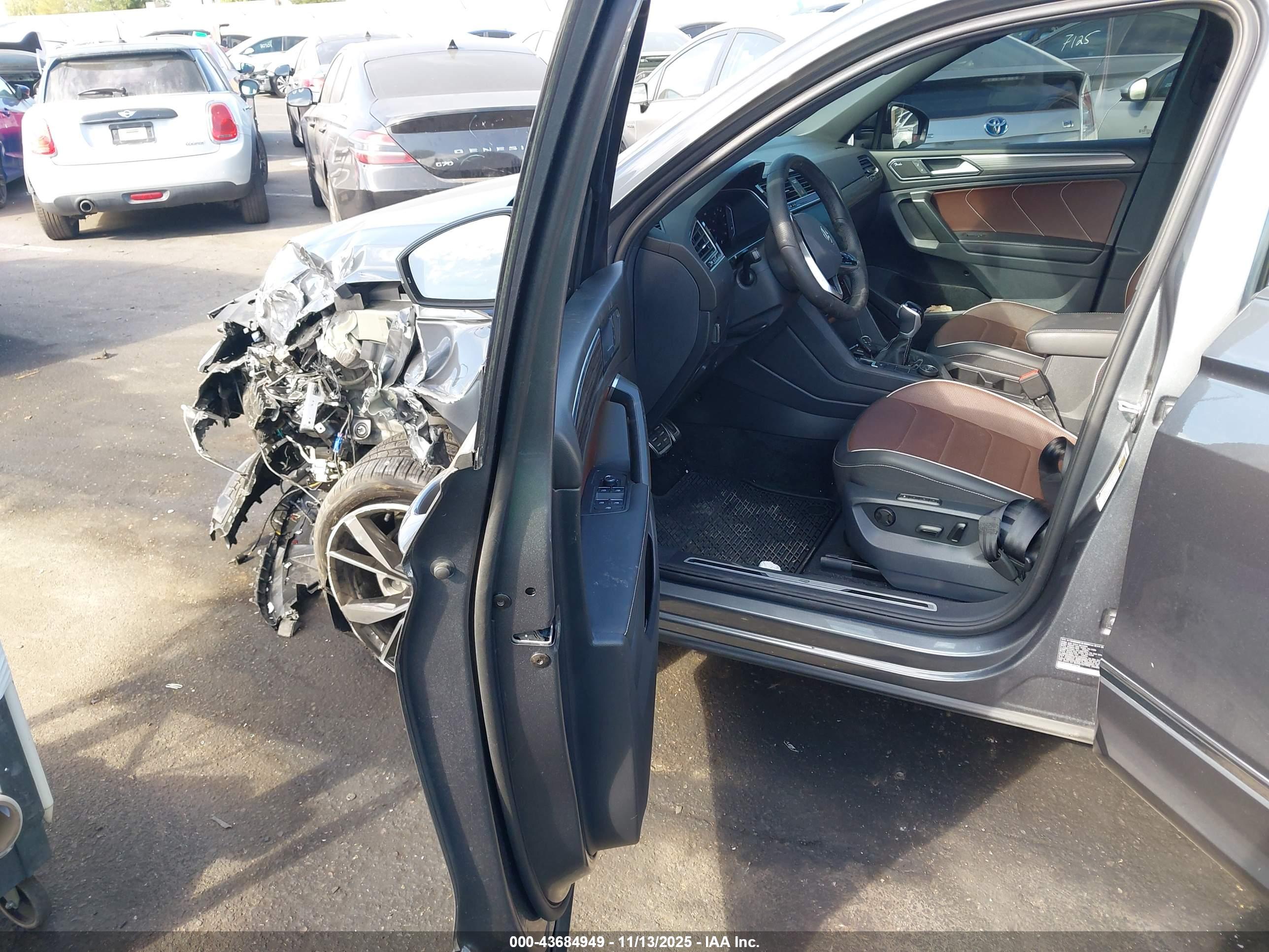 VOLKSWAGEN TIGUAN image 5
